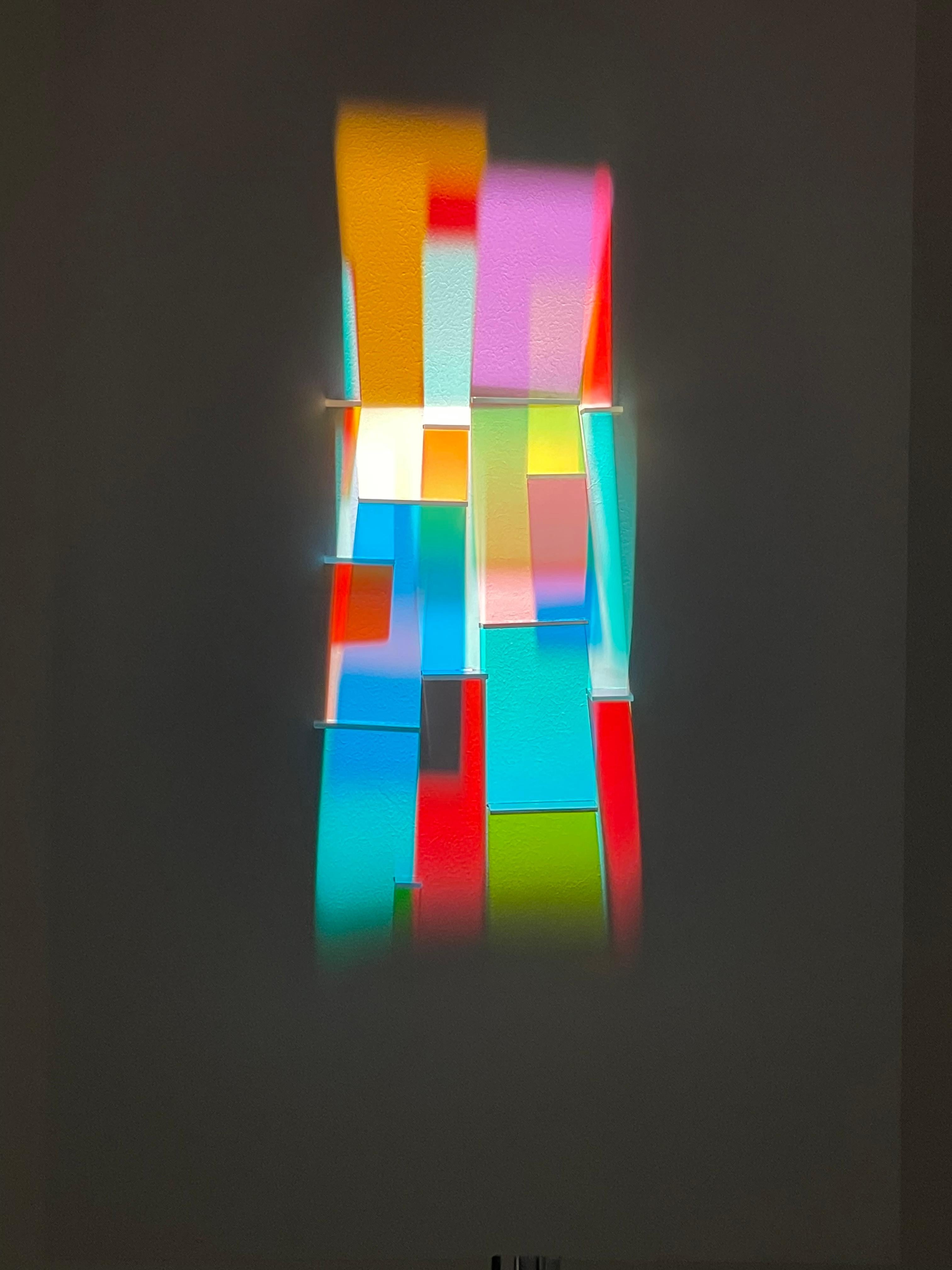 Lampe d'installation « Color Bar » en techniques mixtes 36 x 24 pouces par astrothebaptist en vente 1