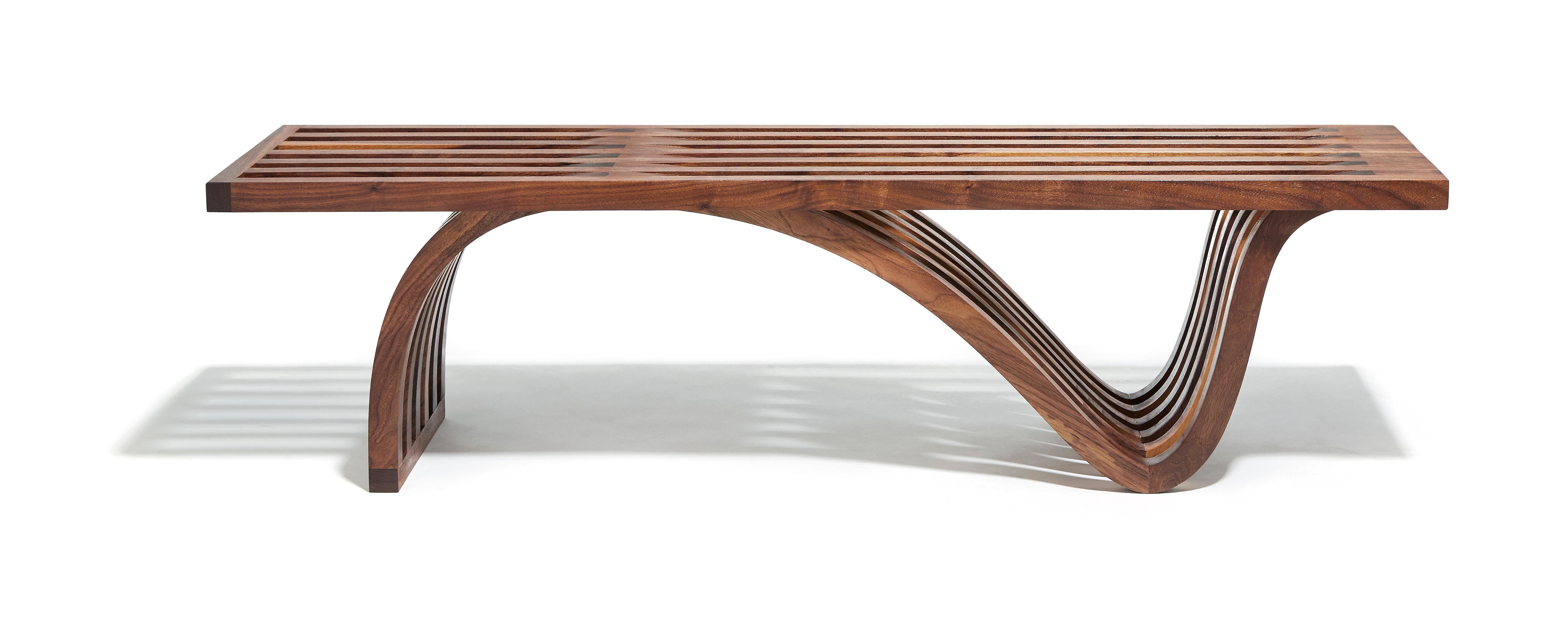 Américain Banc asymétrique par Adam Zimmerman, artiste de Studio Craft, XXIe siècle en vente