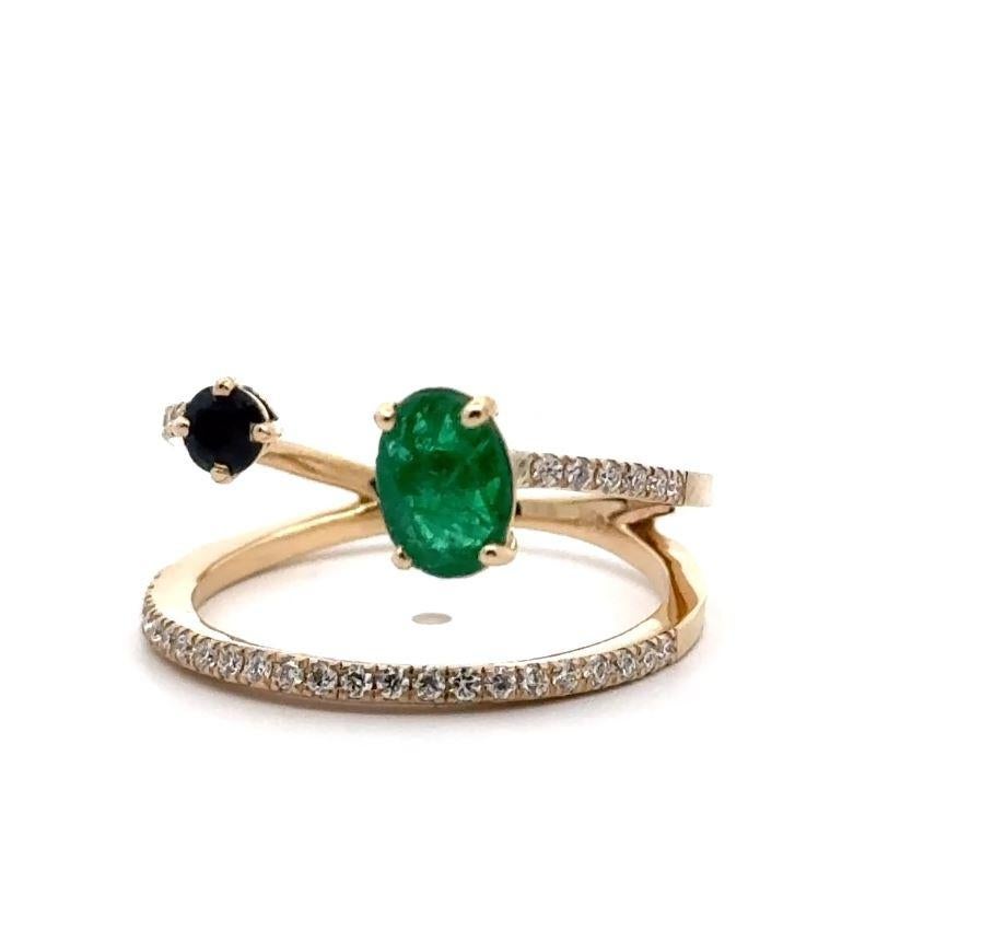 Anello moda in oro giallo 14K con diamante, zaffiro e smeraldo - misura 7 in vendita 1