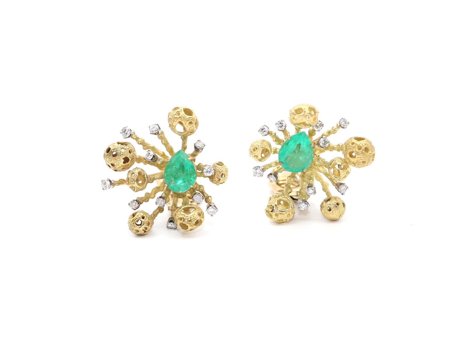 Asymmetric Fashion 6Ct Emeralds Diamonds Earrings 18K Gold, 1970 For Sale 1