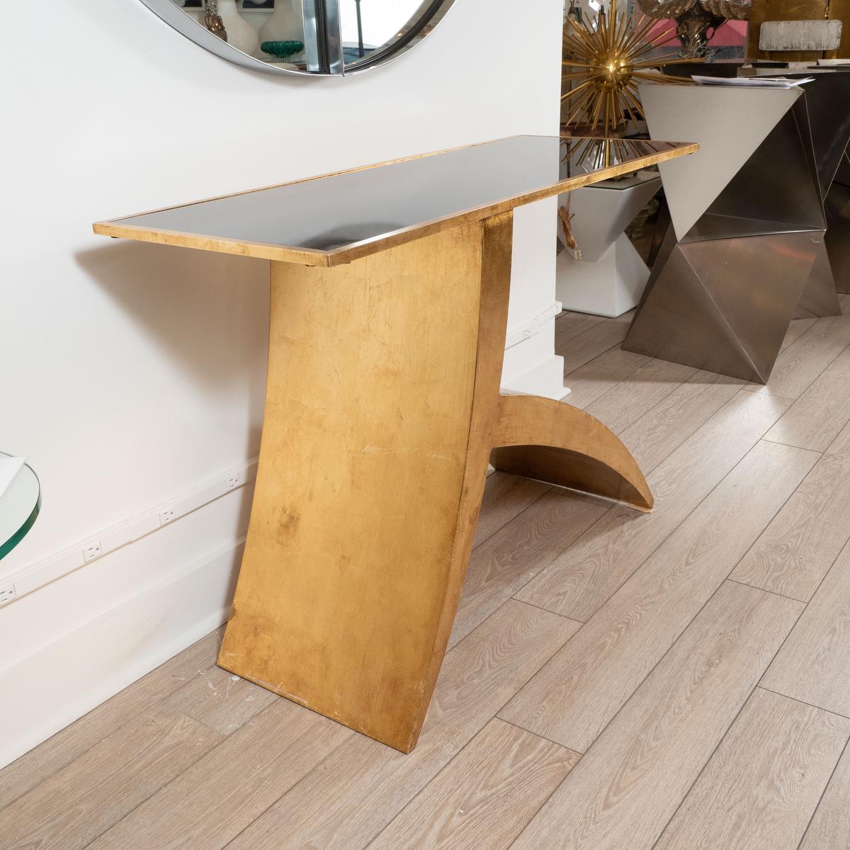 Mid-Century Modern Table console asymétrique en métal doré en vente