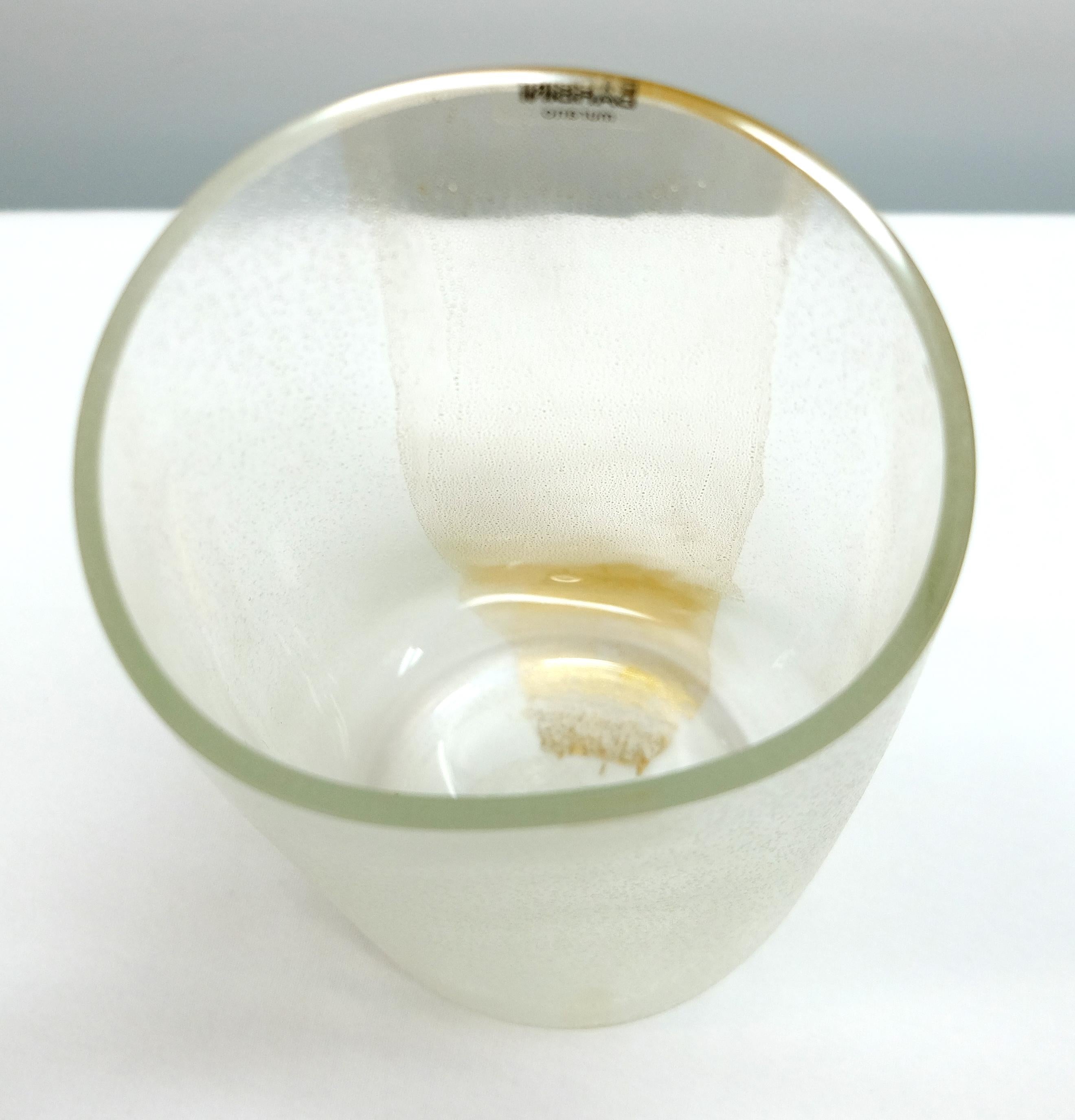 italien  Vase en verre de Murano avec or infusé par Barbini, Italie, asymétrique en vente