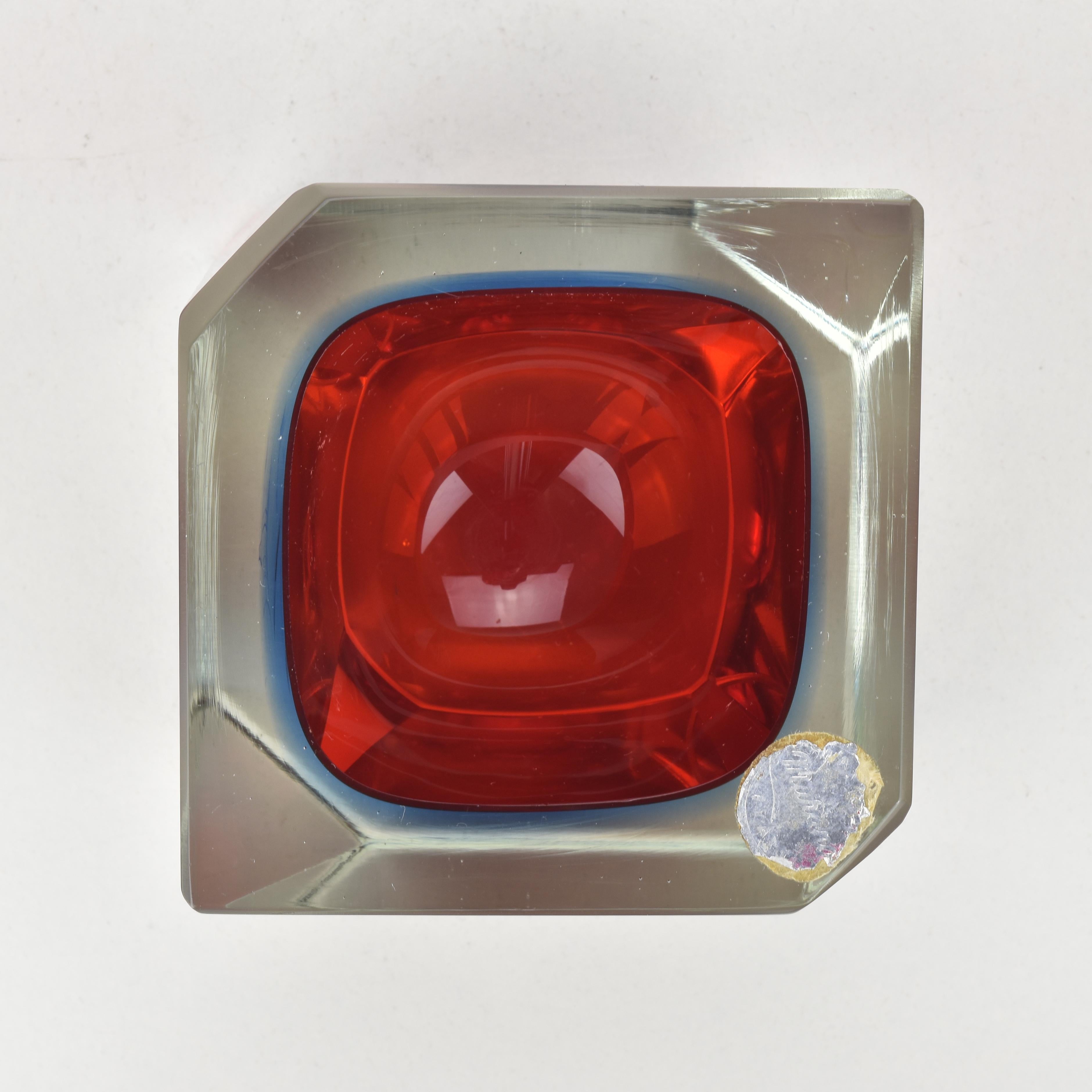 Asymmetric Murano Sommerso Red & Blue Faceted Block Dish by Flavio Poli In condizioni buone in vendita a Bad Säckingen, DE