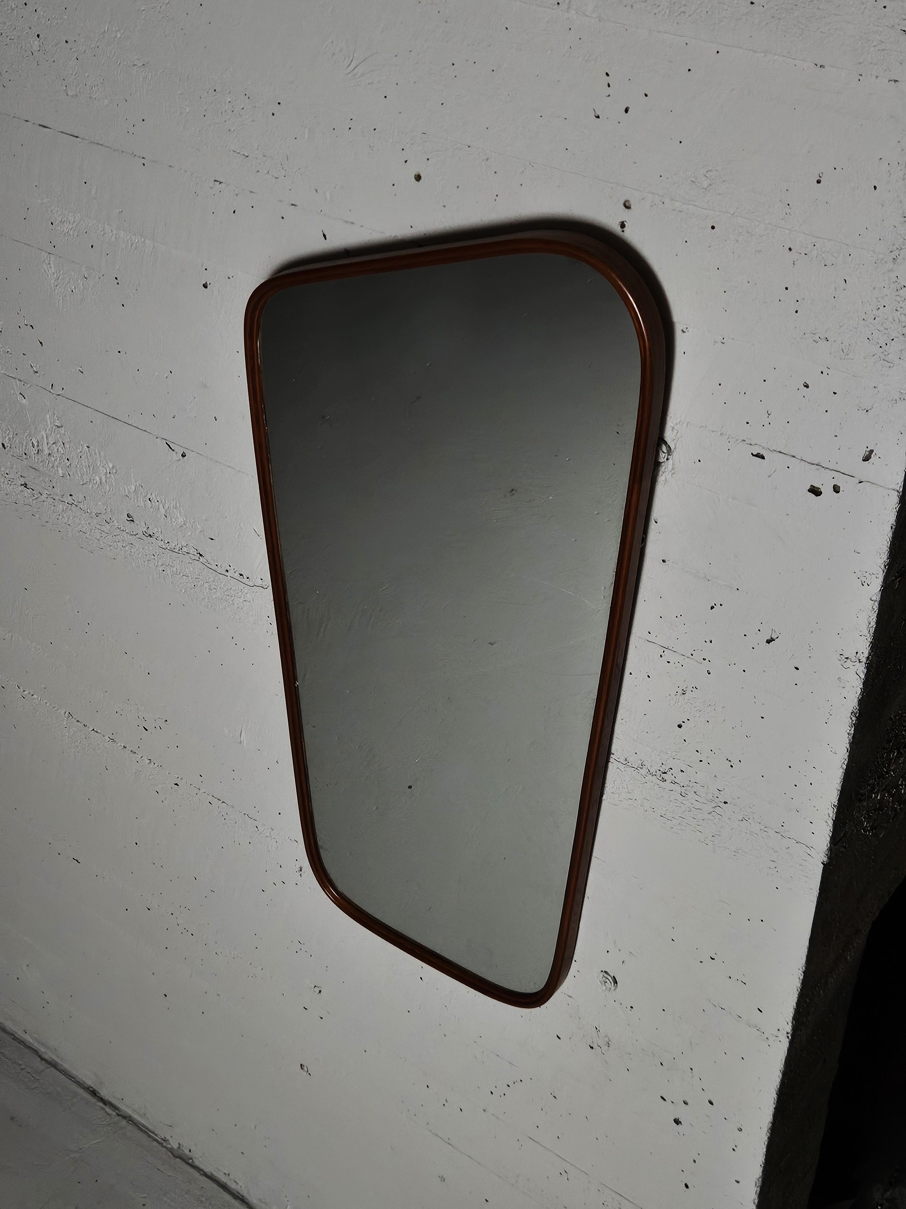 Scandinavo moderno Specchio da parete asimmetrico di design svedese in Oak, anni '40 in vendita
