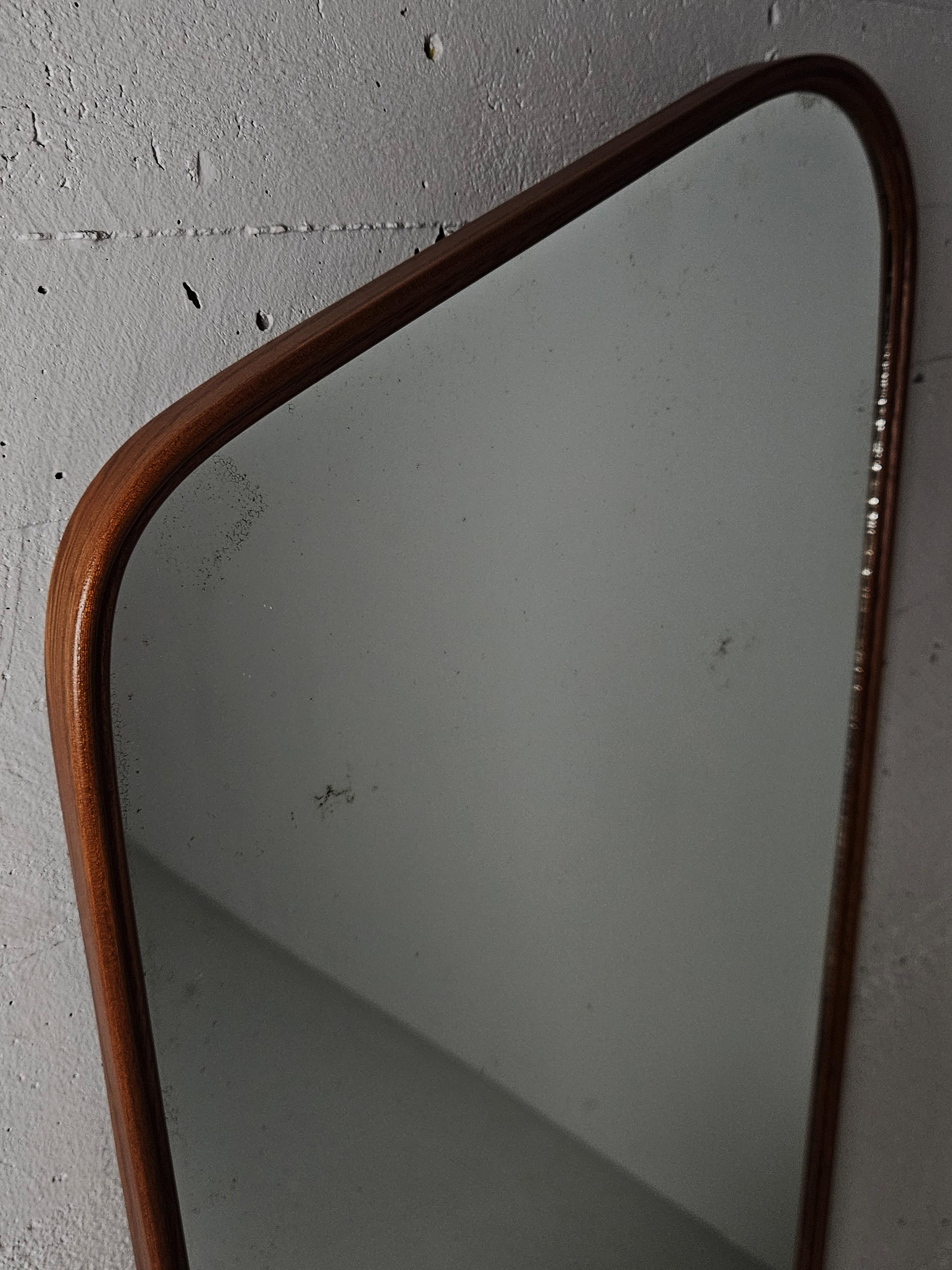 Specchio da parete asimmetrico di design svedese in Oak, anni '40 In condizioni buone in vendita a Eskilstuna, SE