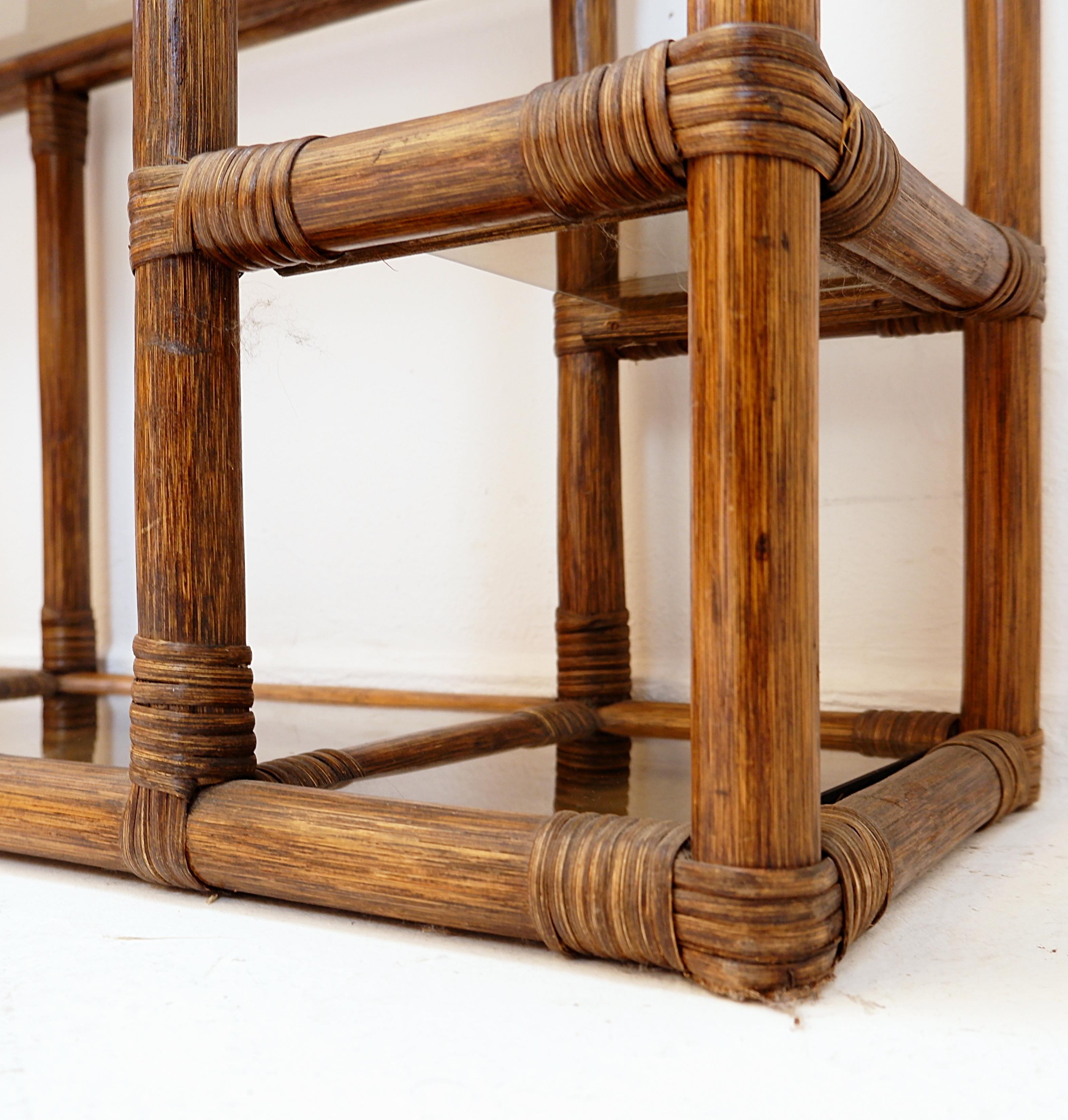 Asymmetrical bamboo and smoked glass shelf - 1970s In Good Condition For Sale In Linkebeek, BE