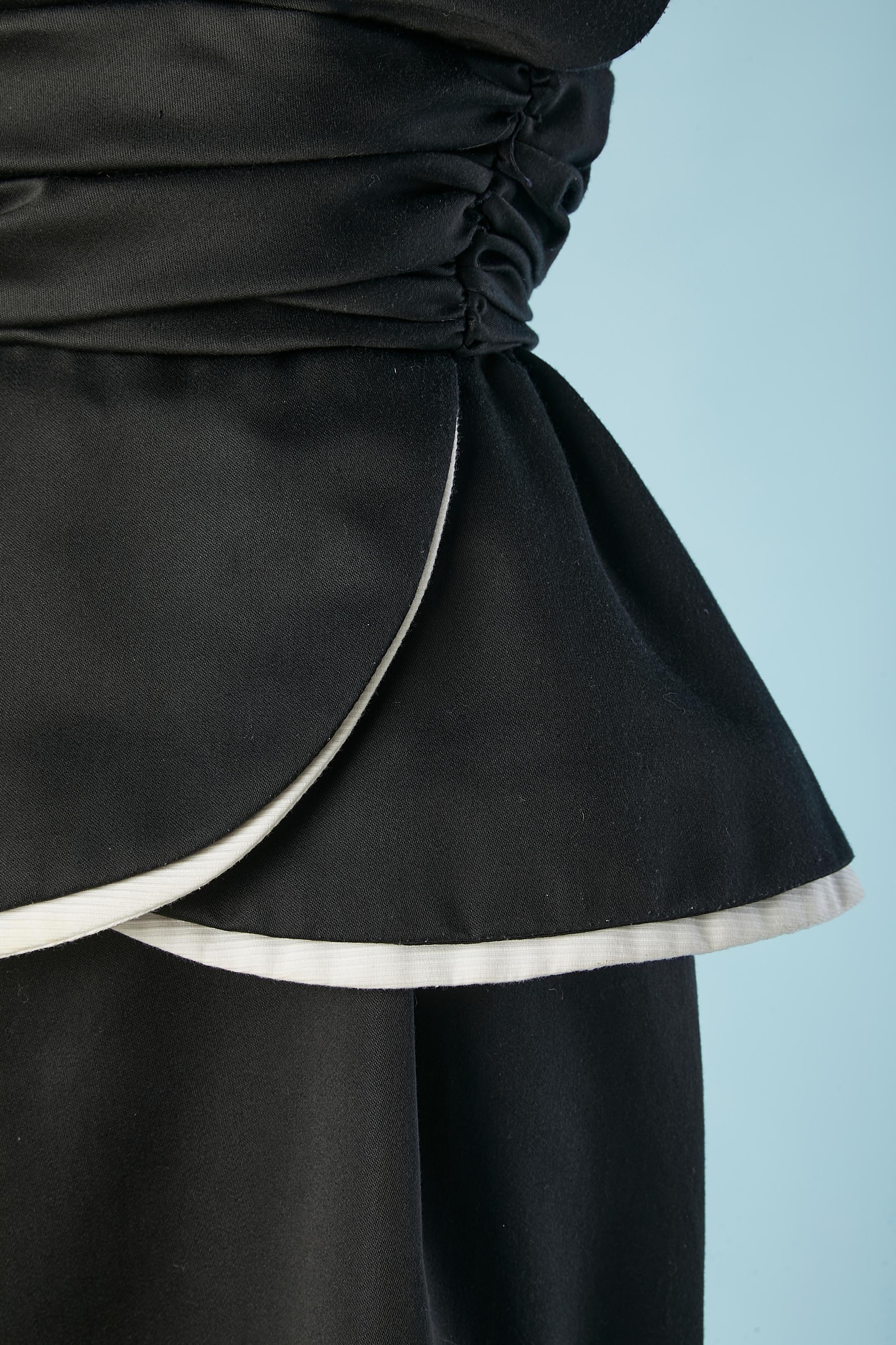 Asymmetrisches schwarzes und weißes Bustier-Abendkleid Victor Costa  (Schwarz) im Angebot