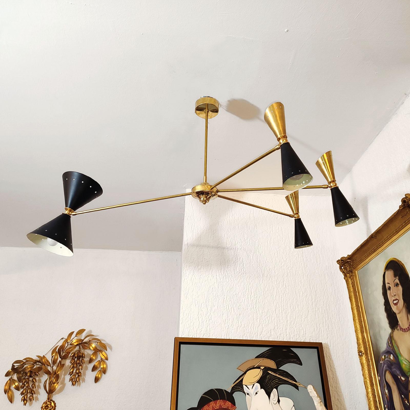 Lampadario asimmetrico in ottone nello stile di Stilnovo In condizioni buone in vendita a Bochum, NRW