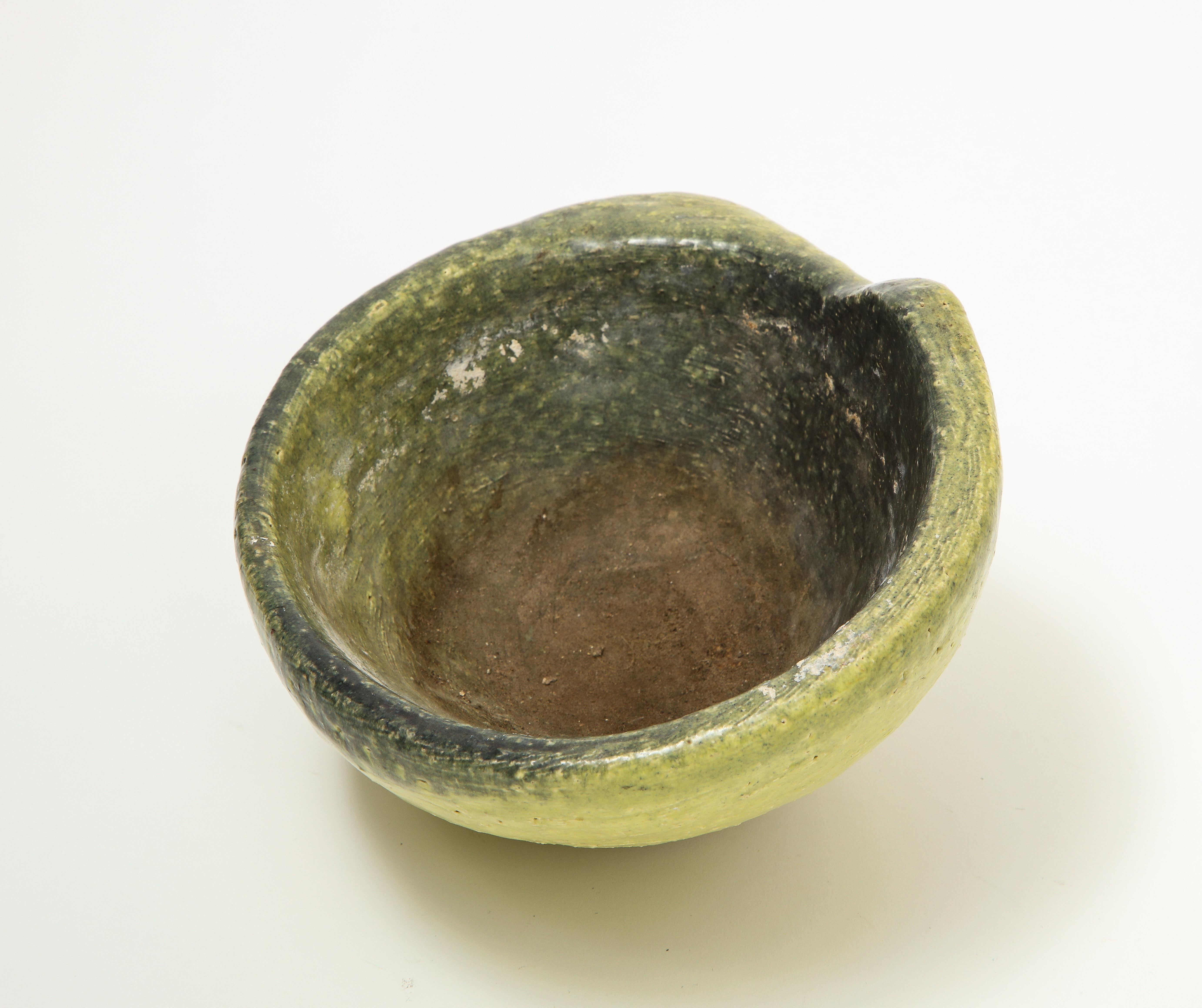 Asymmetrical Ceramic Bowl in Avocado Toned Speckled Glaze In Good Condition In New York City, NY