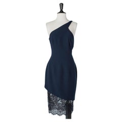 Vestido de cóctel asimétrico de crepé azul marino y encaje Gai Mattiolo Couture