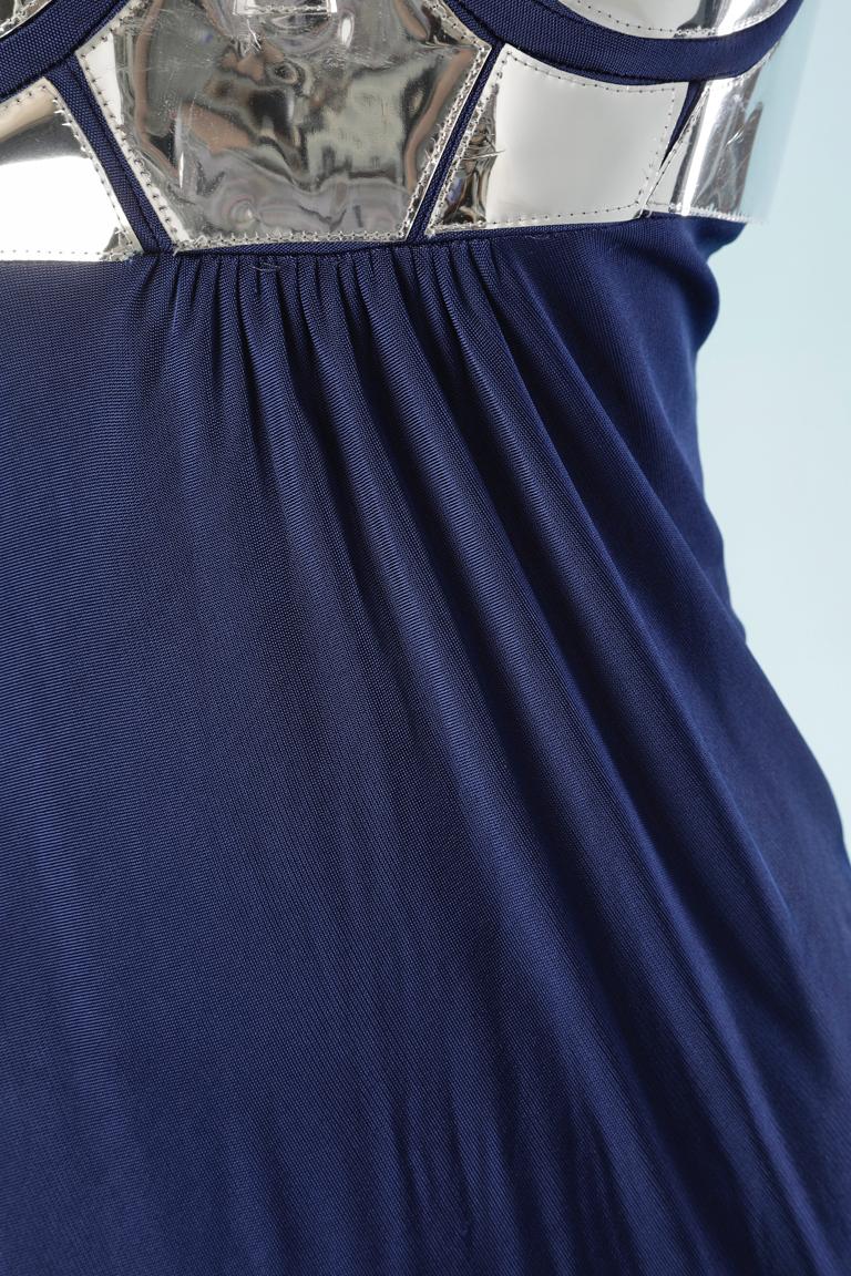 Robe de cocktail asymétrique Versace VJC en jersey bleu marine et soutien-gorge en PVC argenté Bon état - En vente à Saint-Ouen-Sur-Seine, FR
