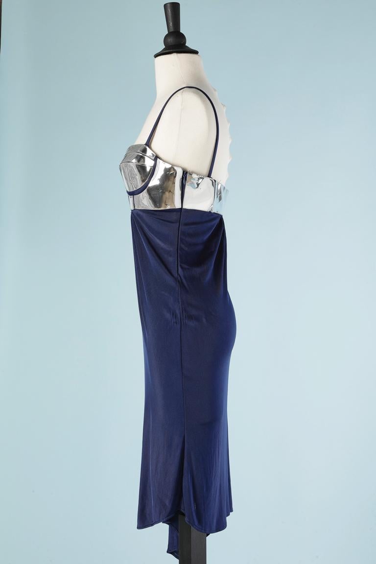Robe de cocktail asymétrique Versace VJC en jersey bleu marine et soutien-gorge en PVC argenté Pour femmes en vente