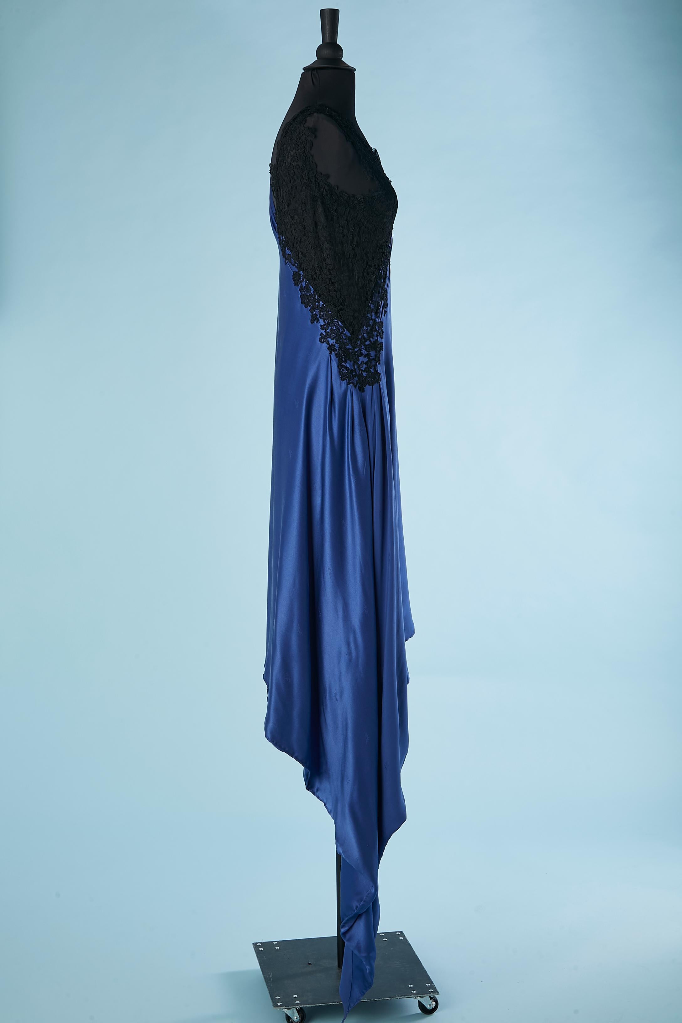 Asymmetrical evening dress in see-through black lace and blue silk jacquard  For Sale 4