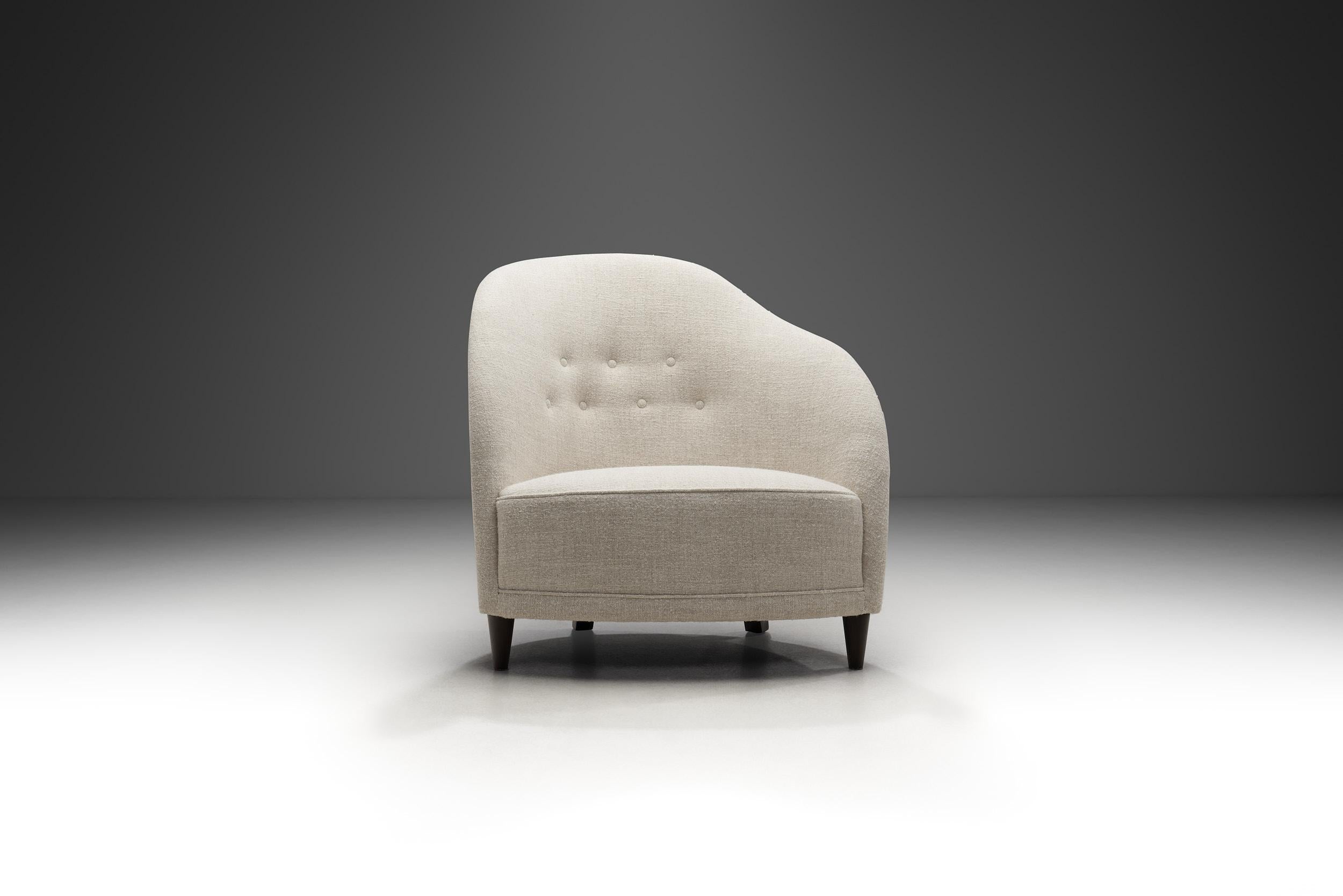 Modern style is firmly rooted in the design output of the early-to-mid-1900s, and is characterised by clear lines and simple colours. It promotes sleek, clean shapes and eliminates decorative additions that only served as embellishment. Scandinavian