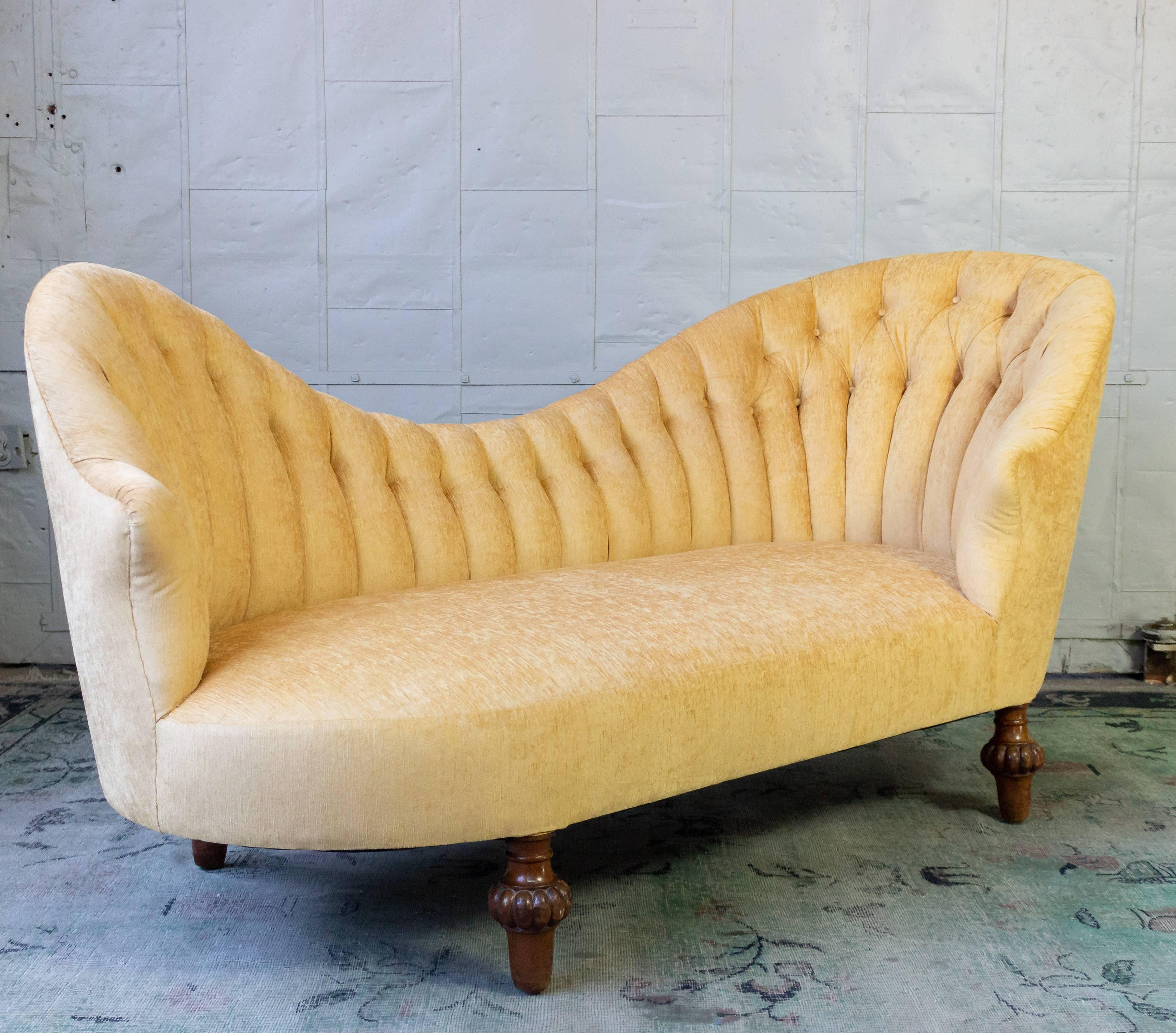 curved back settee