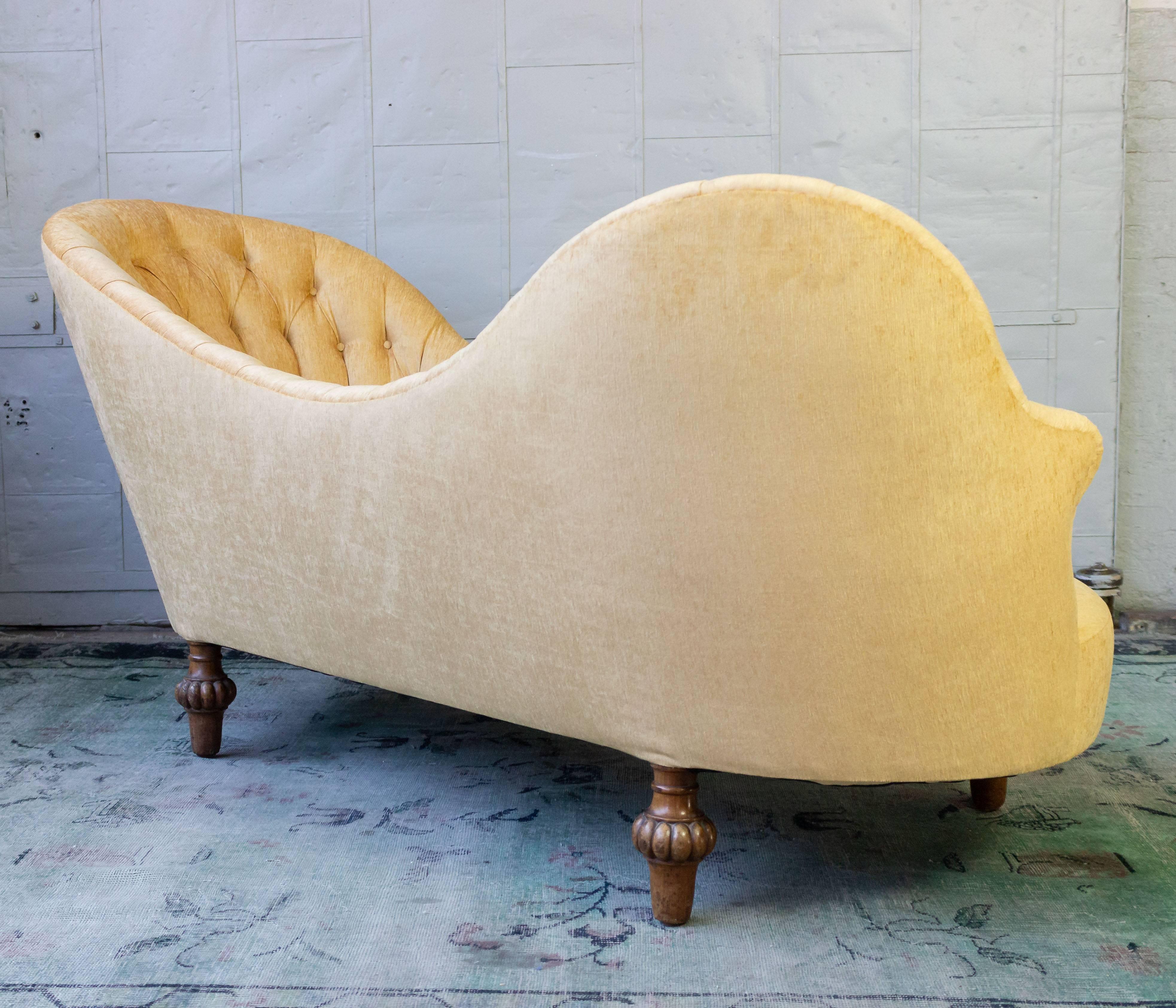Asymmetrical French 19th Century Settee with Tufted Curved Back 1