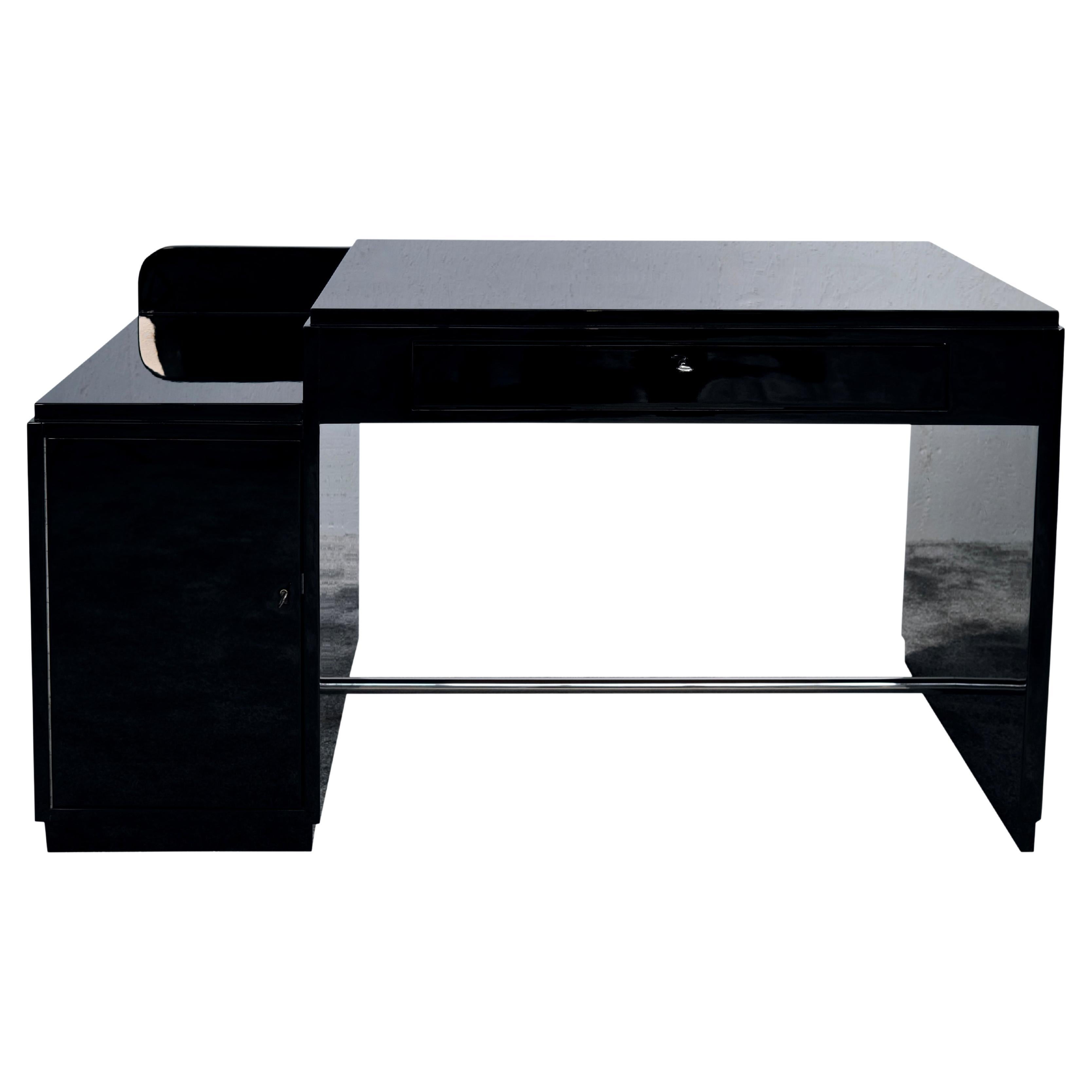 Bureau asymétrique Art déco français en laque noire, vers 1930