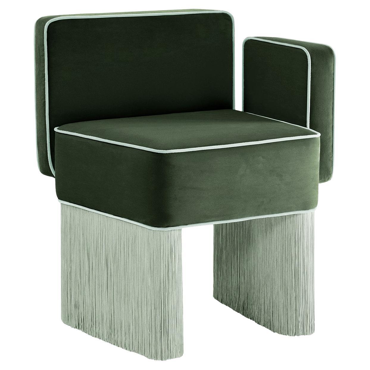 Fauteuil asymétrique en velours vert avec franges Lorenza Bozzoli Couture en vente