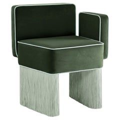 Fauteuil asymétrique en velours vert avec franges Lorenza Bozzoli Couture