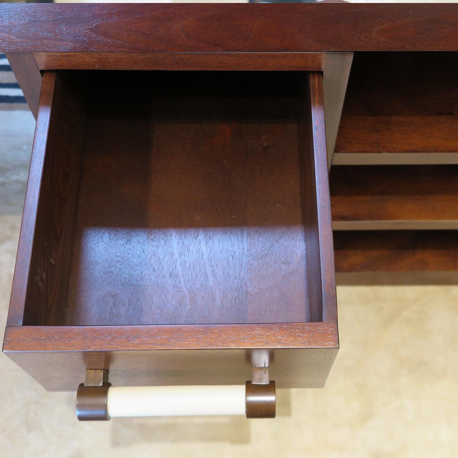 Asymmetrical Italian Mid-Century Desk in Walnut For Sale 6