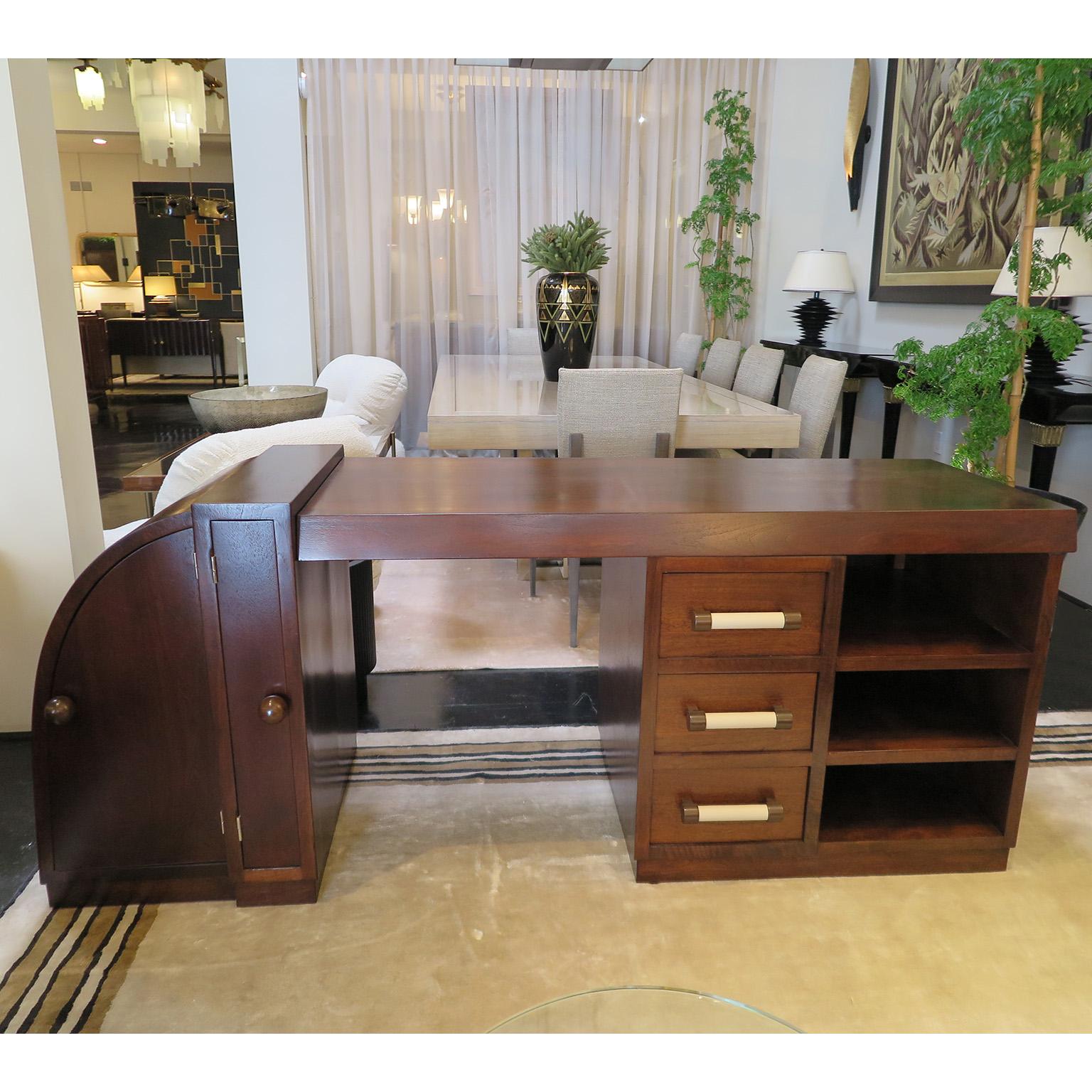 Asymmetrical Italian Mid-Century Desk in Walnut In Good Condition For Sale In Los Angeles, CA