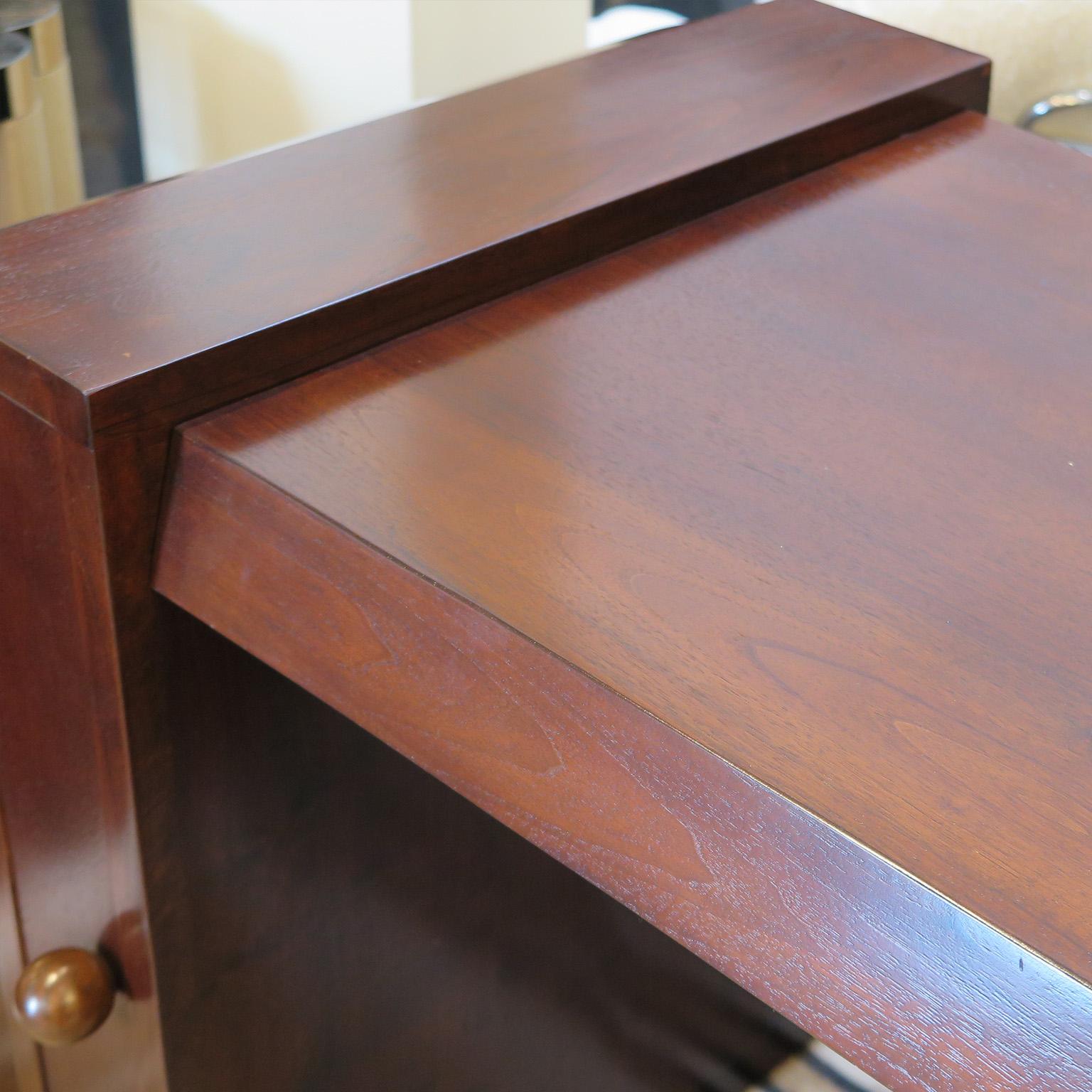 Asymmetrical Italian Mid-Century Desk in Walnut For Sale 1