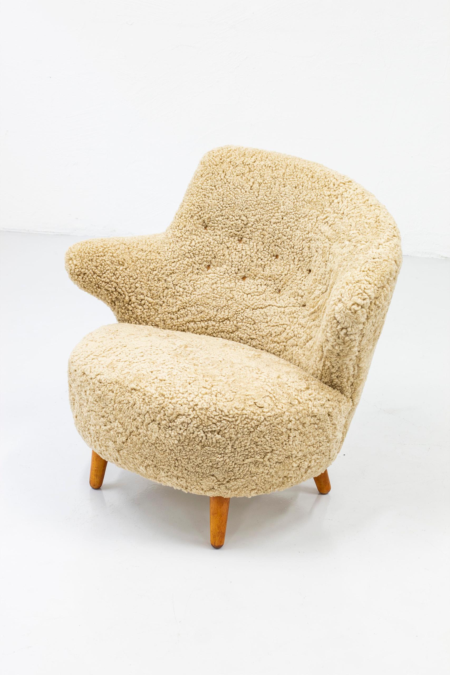 Asymmetrical Lounge Chair in Sheep Skin by Vik & Blindheim 7