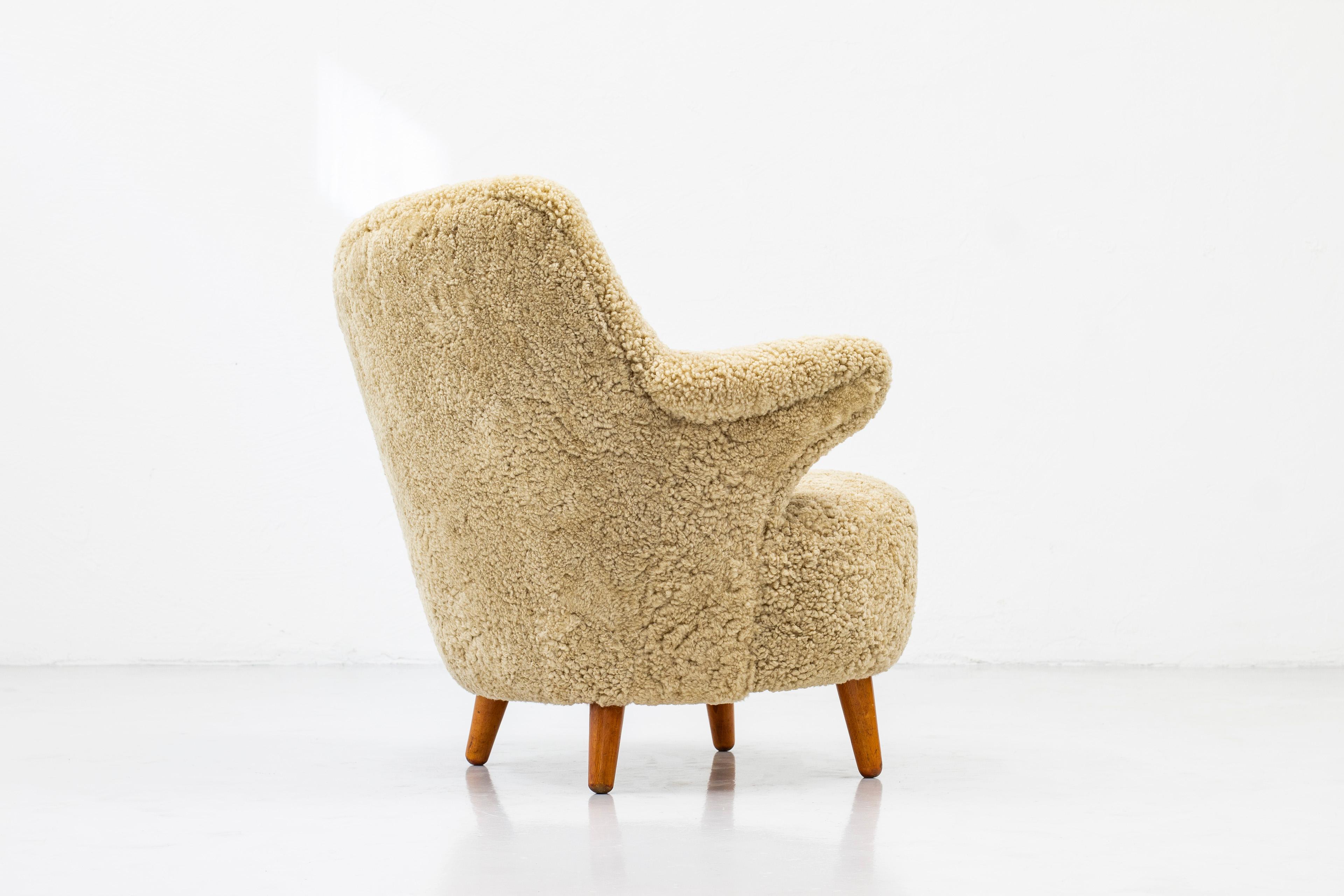 Scandinavian Modern Asymmetrical Lounge Chair in Sheep Skin by Vik & Blindheim