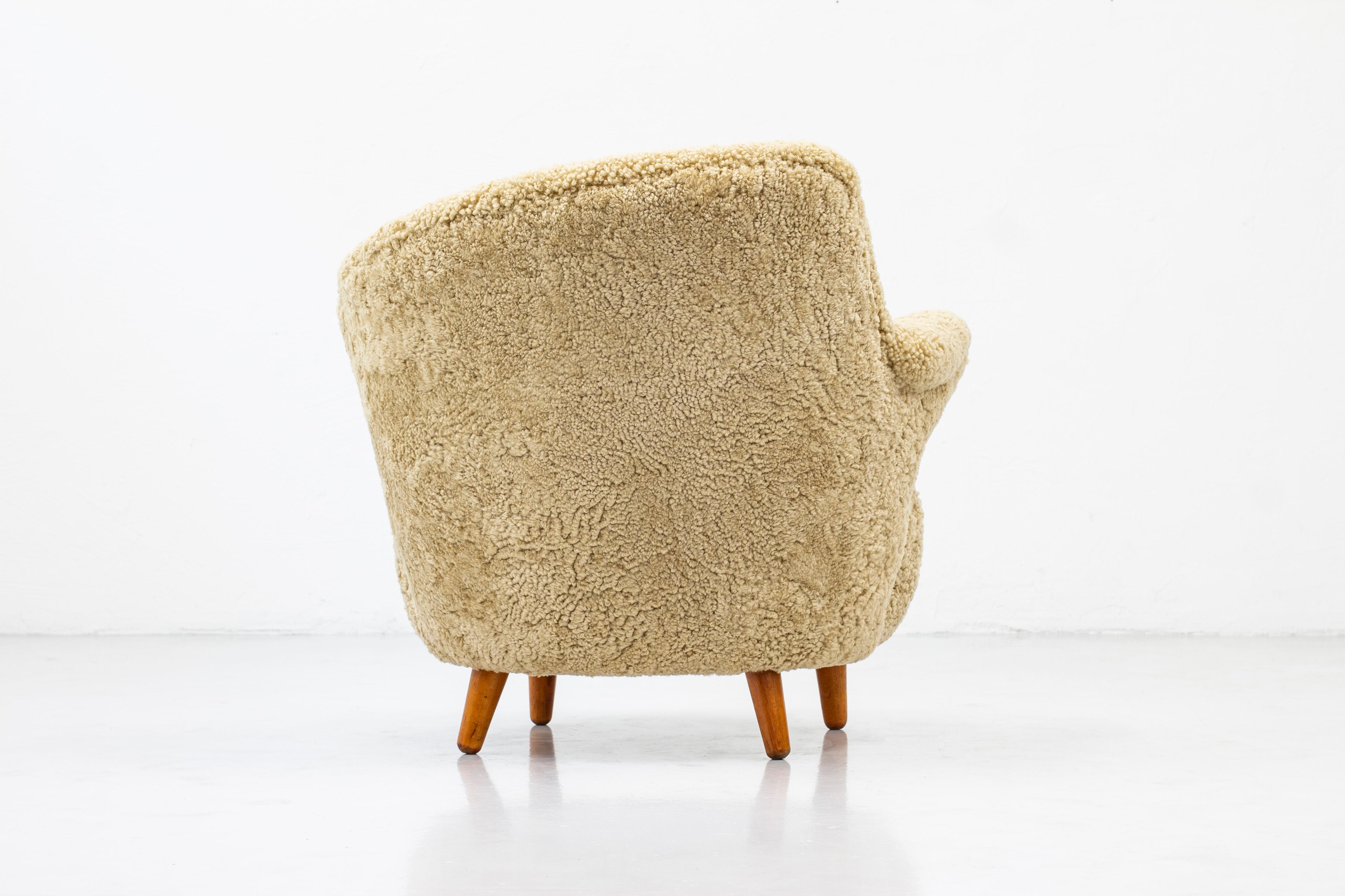 Norwegian Asymmetrical Lounge Chair in Sheep Skin by Vik & Blindheim