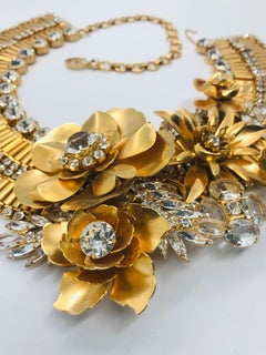 Asymmetrical Machine Age Floral cluster collar necklace