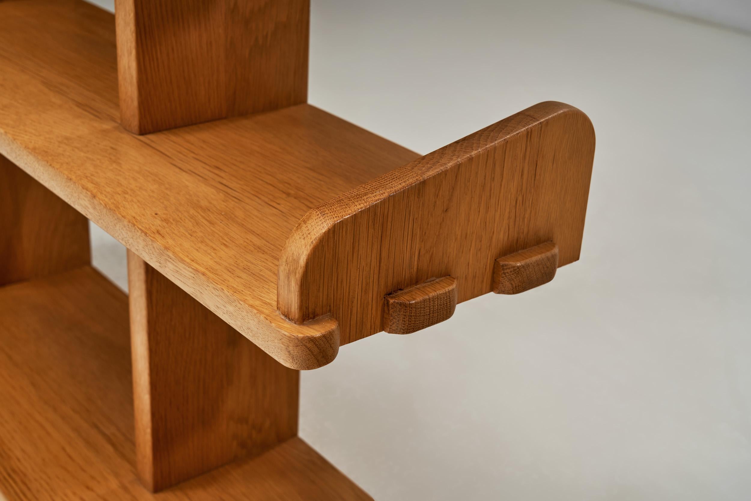 Libreria asimmetrica in Oak, Paesi Bassi, anni '70 in vendita 4