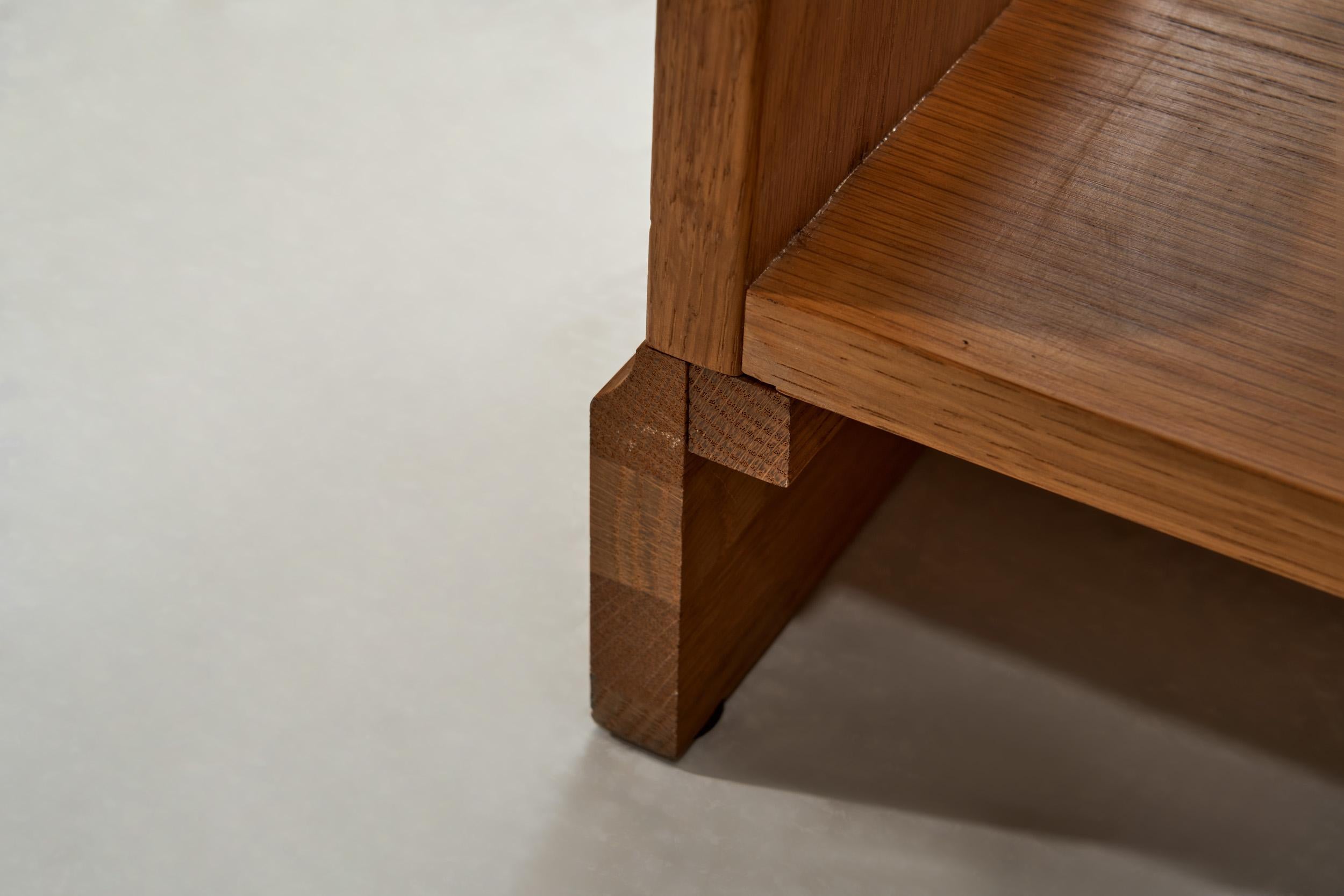 Libreria asimmetrica in Oak, Paesi Bassi, anni '70 in vendita 9