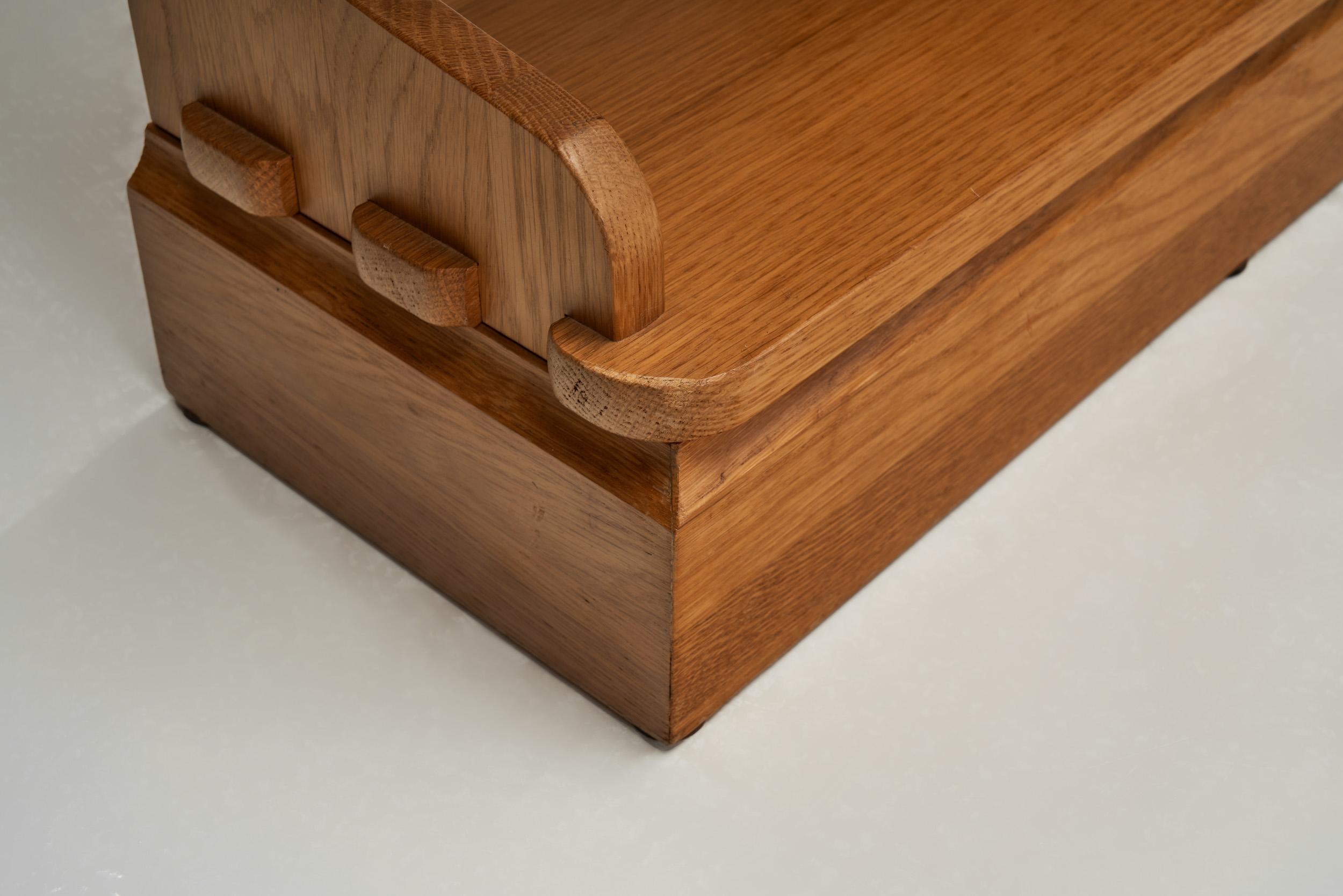 Libreria asimmetrica in Oak, Paesi Bassi, anni '70 in vendita 11