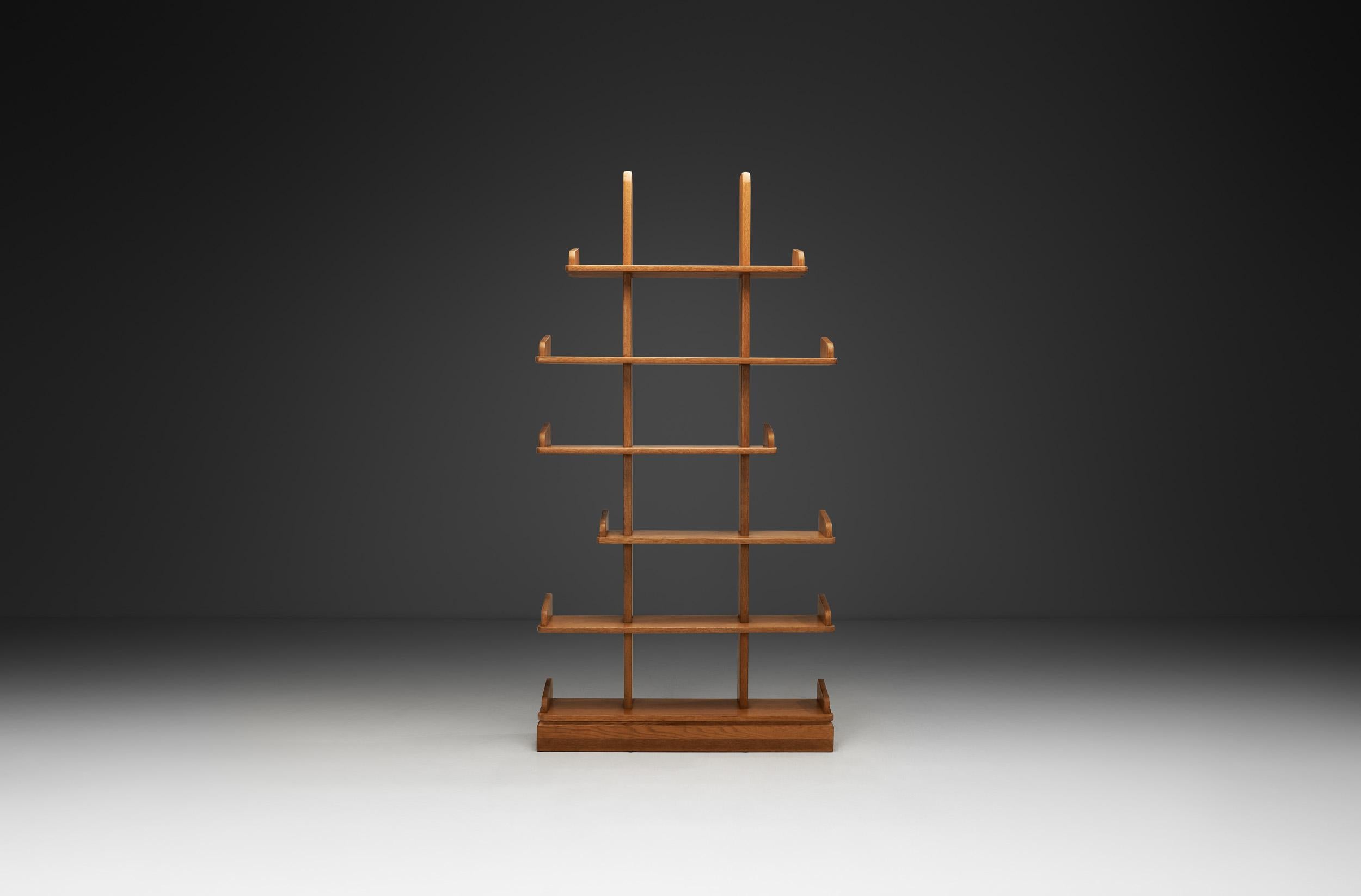 Mid-Century moderno Libreria asimmetrica in Oak, Paesi Bassi, anni '70 in vendita