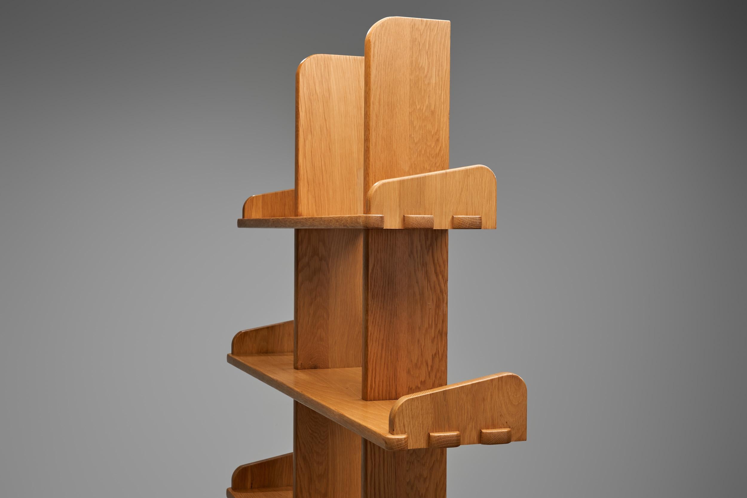 Quercia Libreria asimmetrica in Oak, Paesi Bassi, anni '70 in vendita
