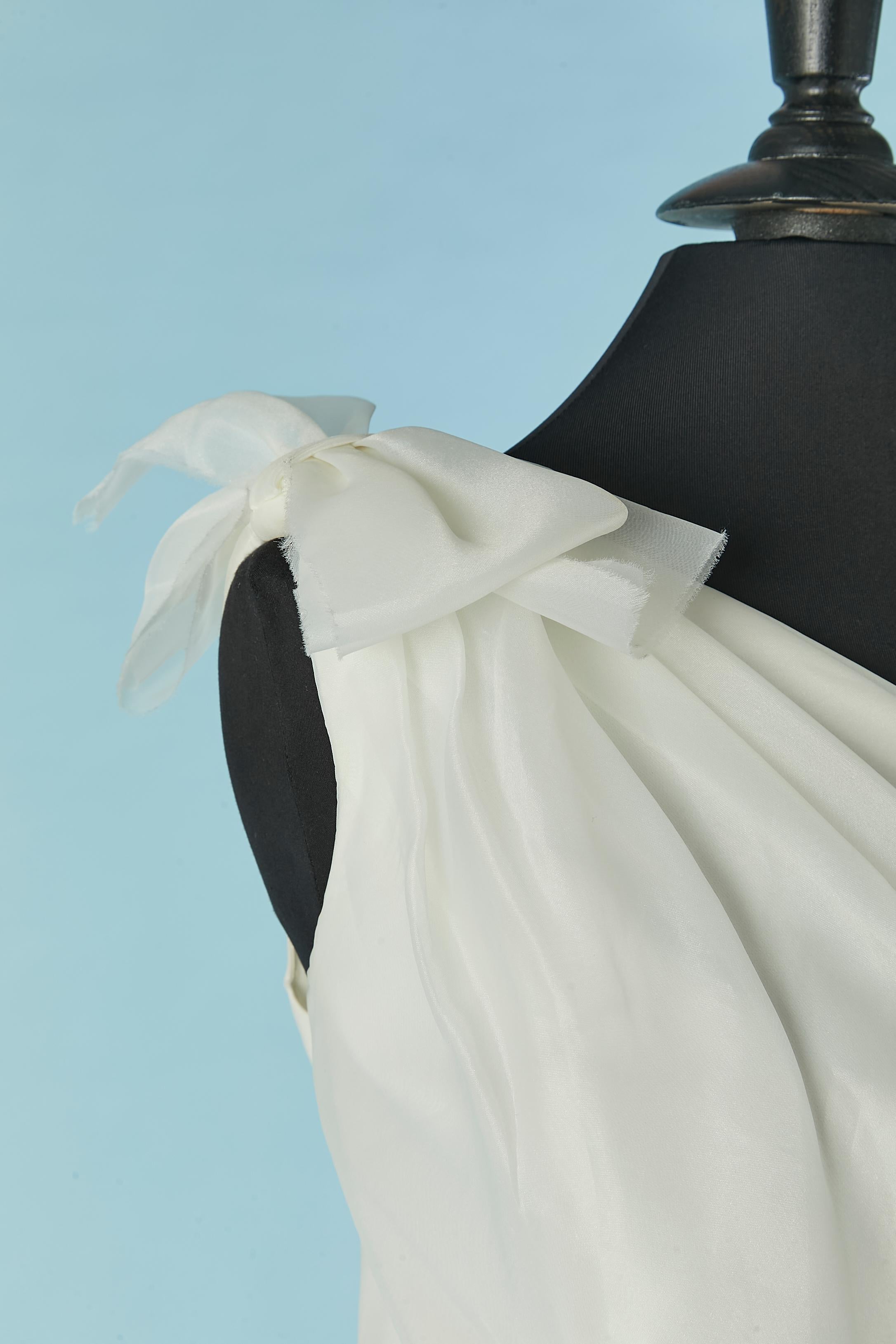 Women's Asymmetrical off-white wedding dress with ruffles Vera Wang White NEW