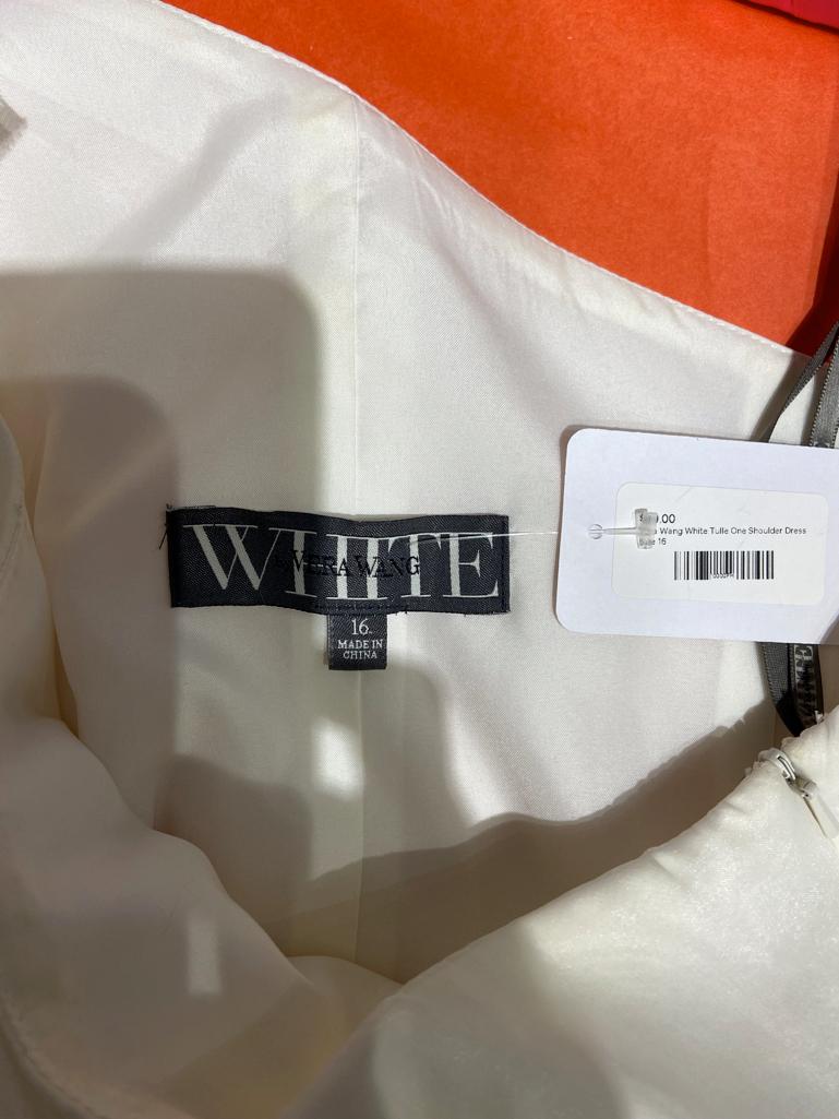 Asymmetrical off-white wedding dress with ruffles Vera Wang White NEW 5
