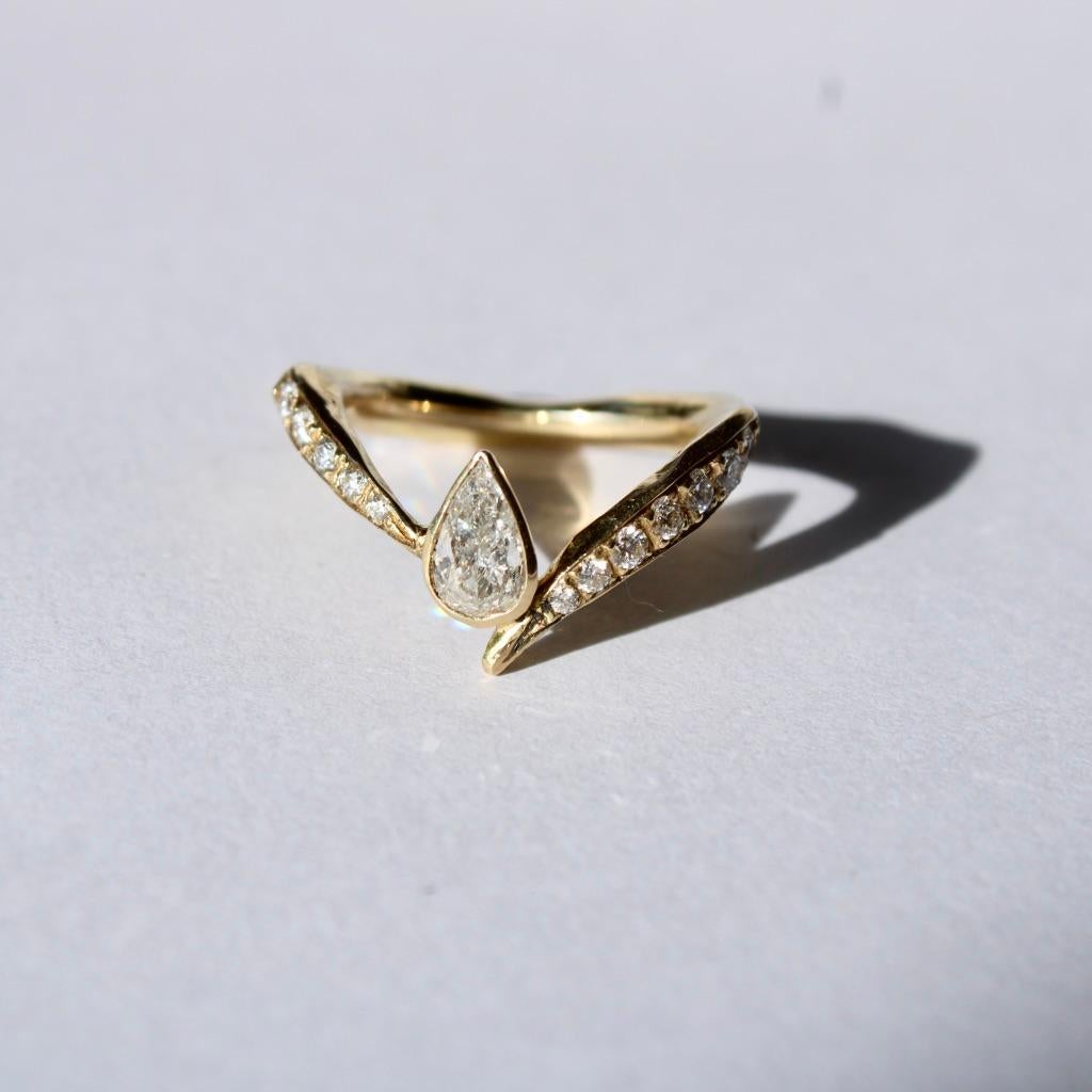 Asymmetrical Pear Diamond Ring in 18 Karat Yellow Gold In New Condition For Sale In Foxborough, MA