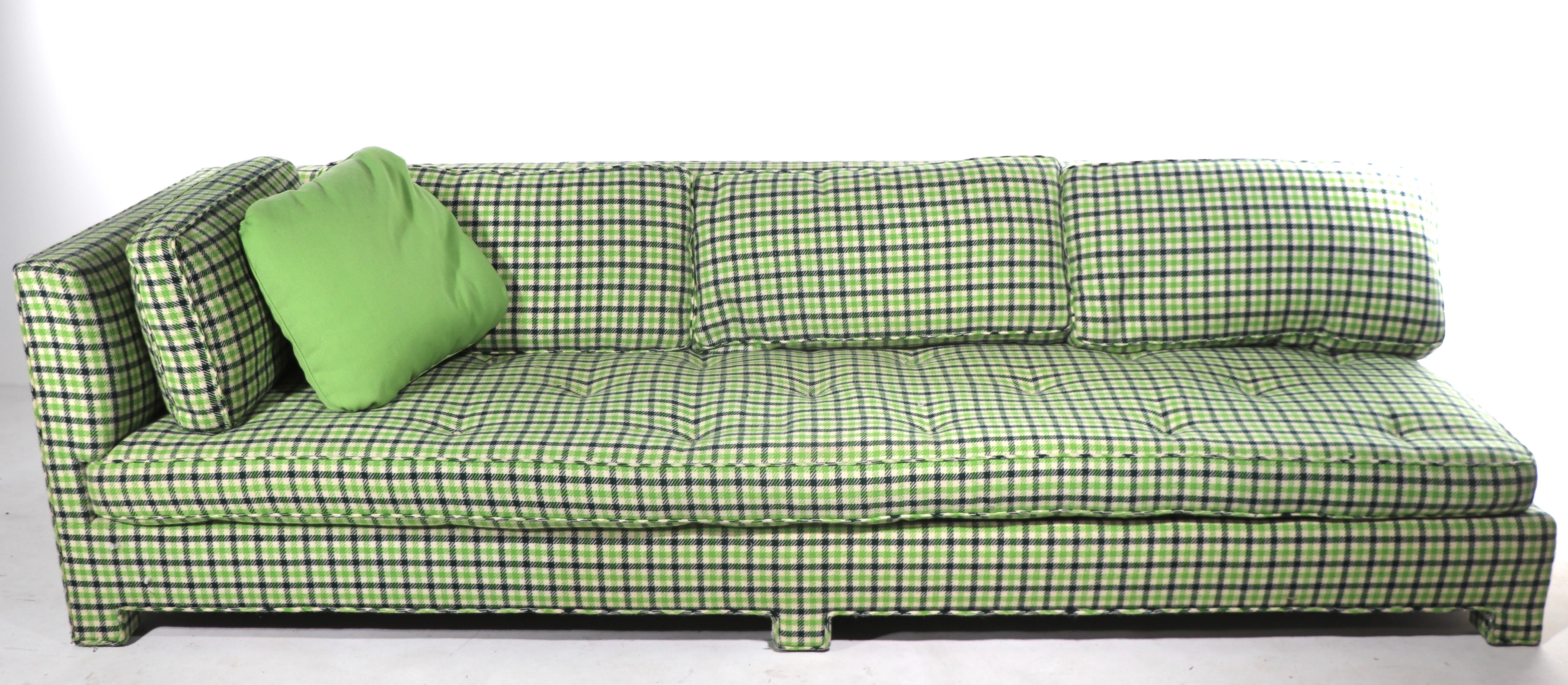 Asymmetrisches postmodernes Sofa von Thomas De ngelis  (amerikanisch) im Angebot