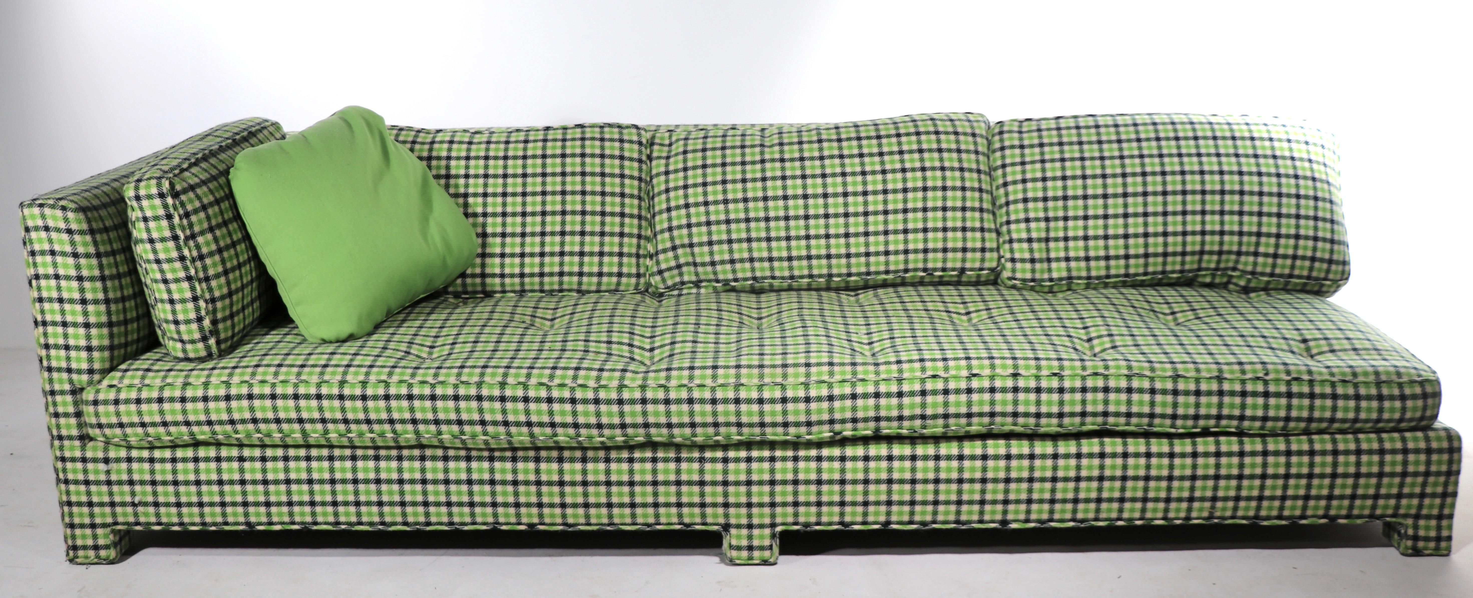 Asymmetrisches postmodernes Sofa von Thomas De ngelis  im Zustand „Gut“ im Angebot in New York, NY