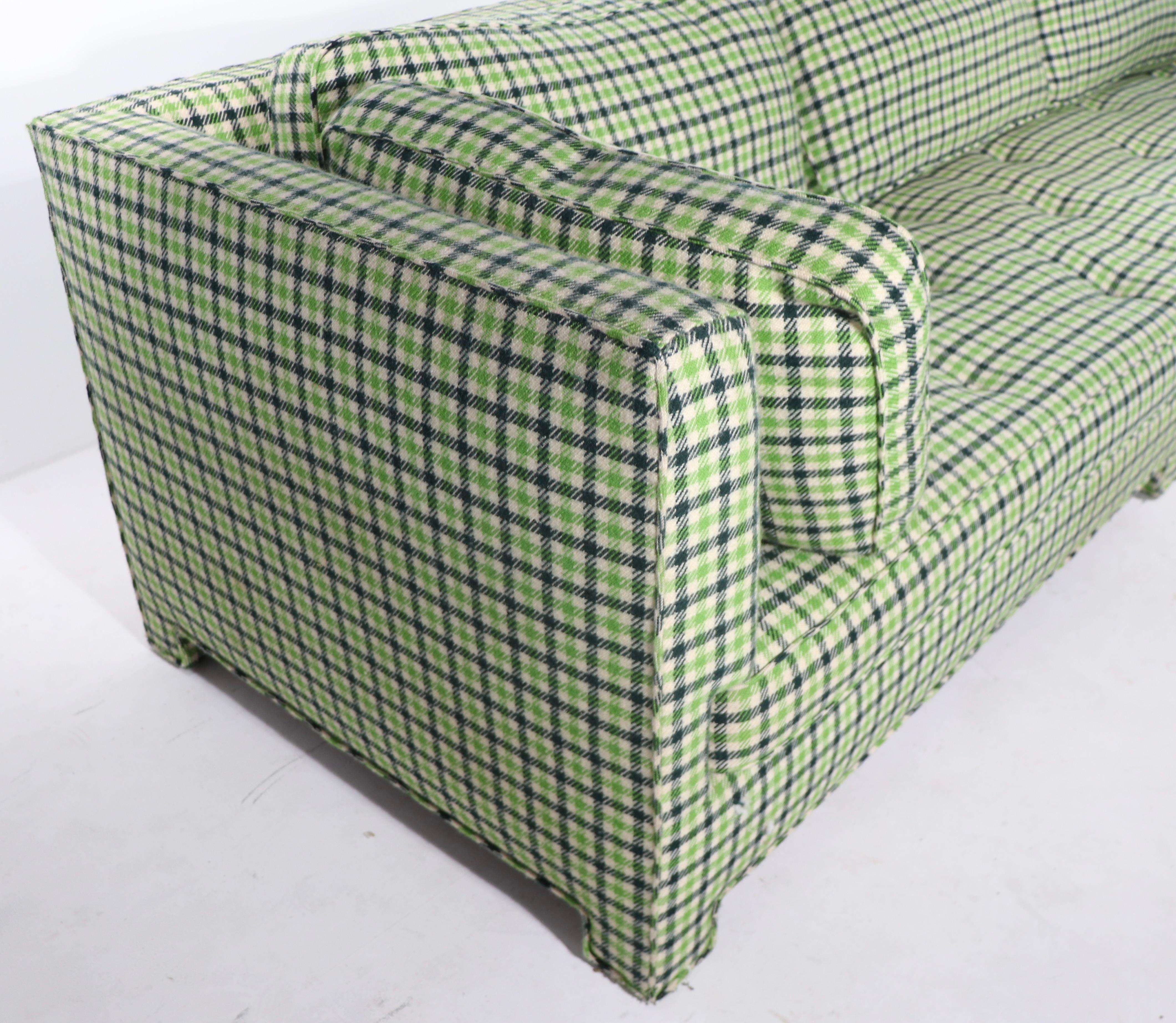 Asymmetrisches postmodernes Sofa von Thomas De ngelis  (Polster) im Angebot