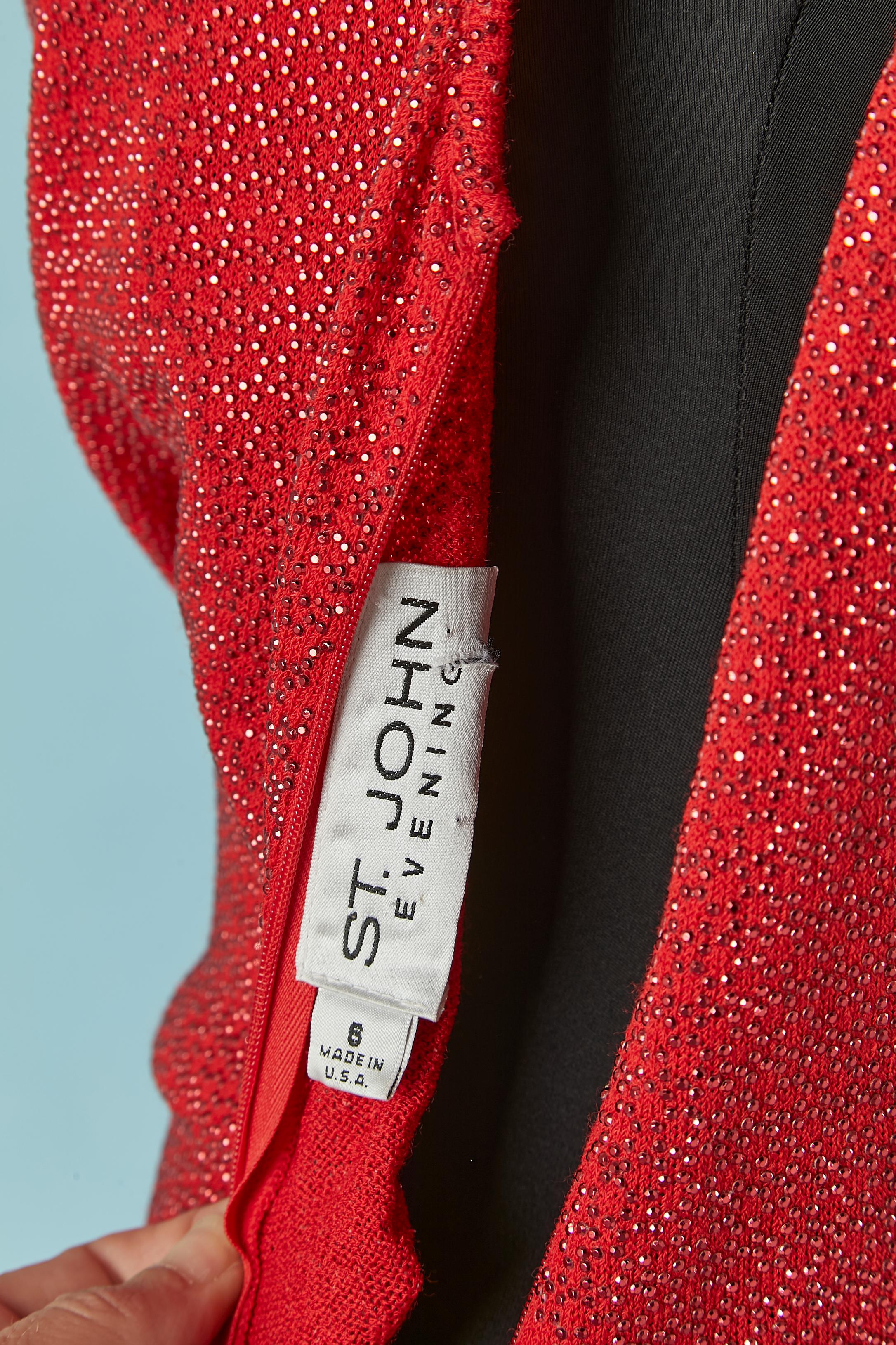 Asymmetrisches rotes Abendkleid mit Mini-metallic-roten Nieten Sont John Abendkleid im Angebot 5