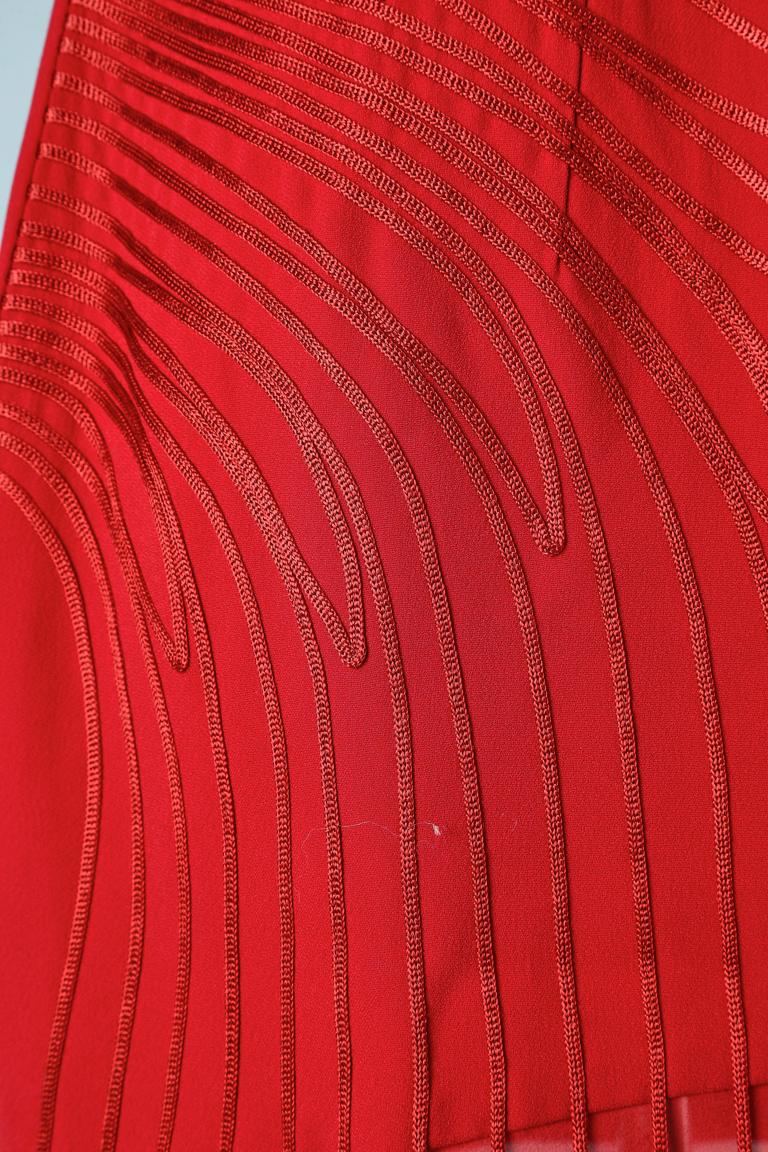 Soie asymétrique  Robe de soirée rouge avec rubans appliqués Gia Mattiolo Couture  en vente 2