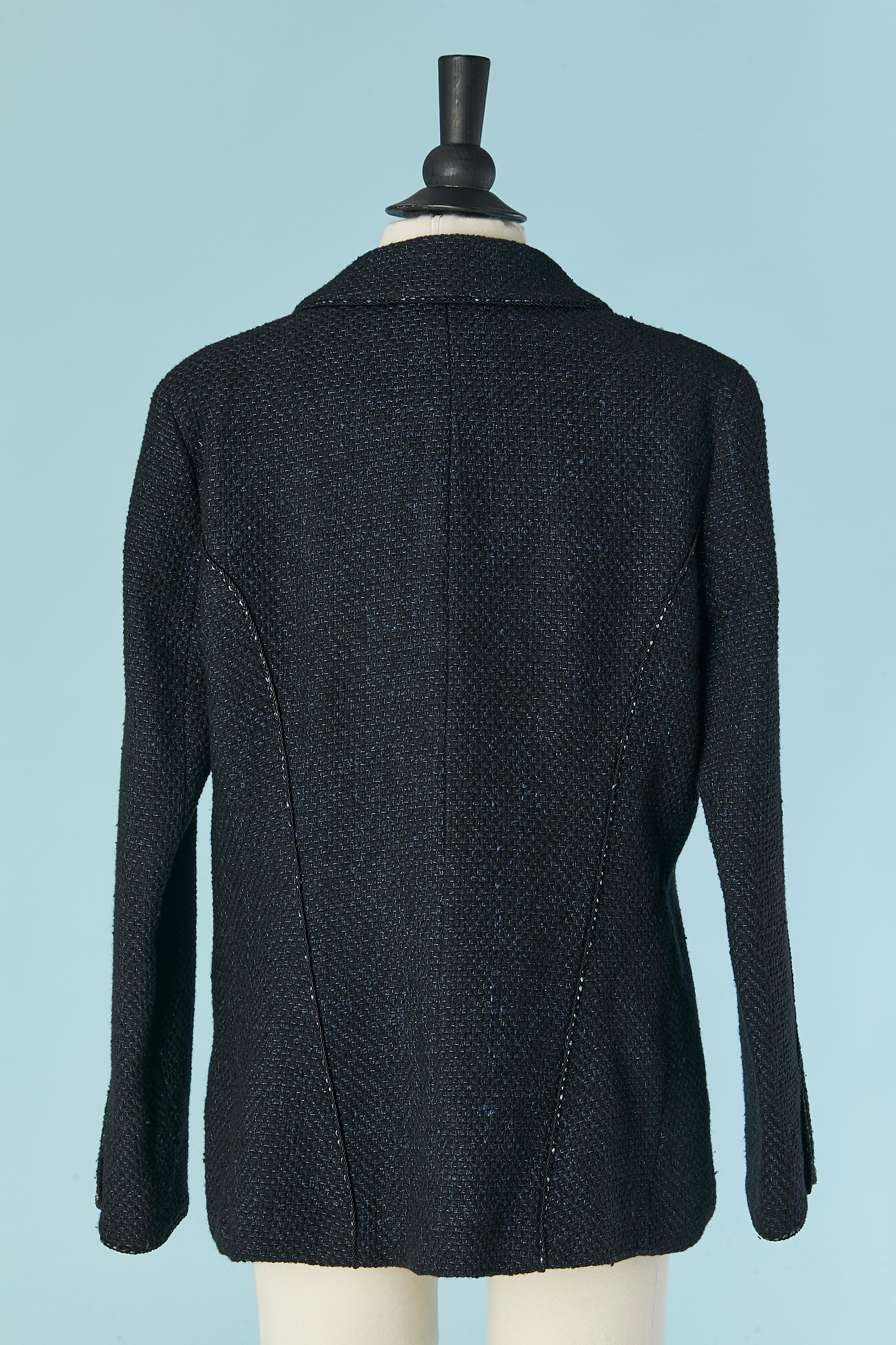 Veste asymétrique en tweed à simple boutonnage CHANEL en vente 2