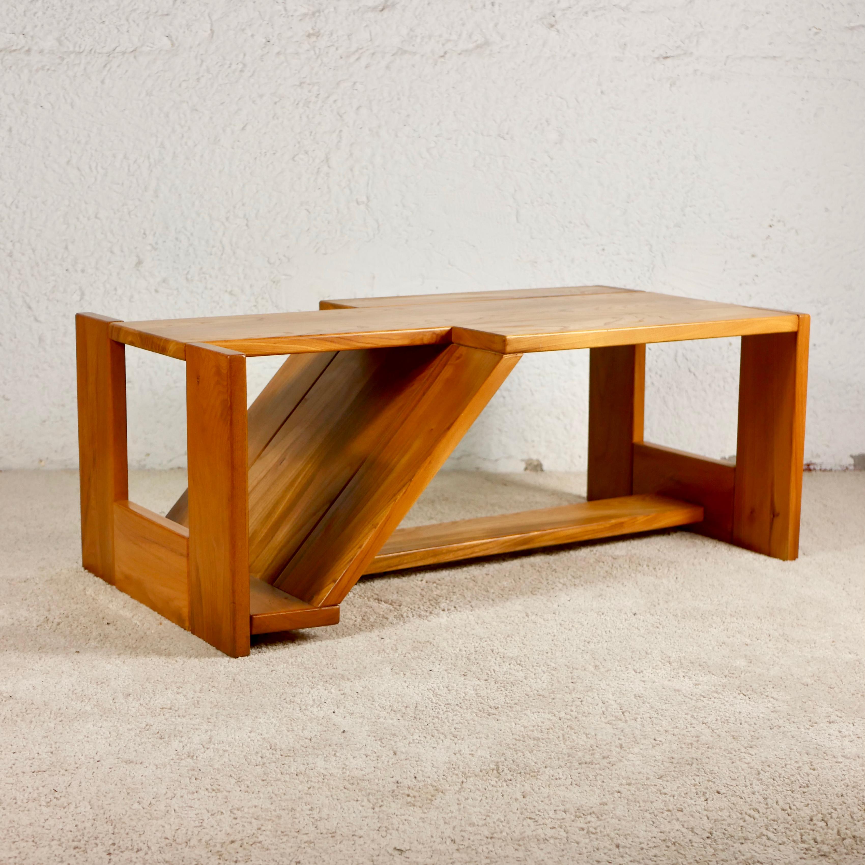 Asymmetrical Solid Elm Coffee Table by Maison Regain, France 1980s In Good Condition In Lyon, FR