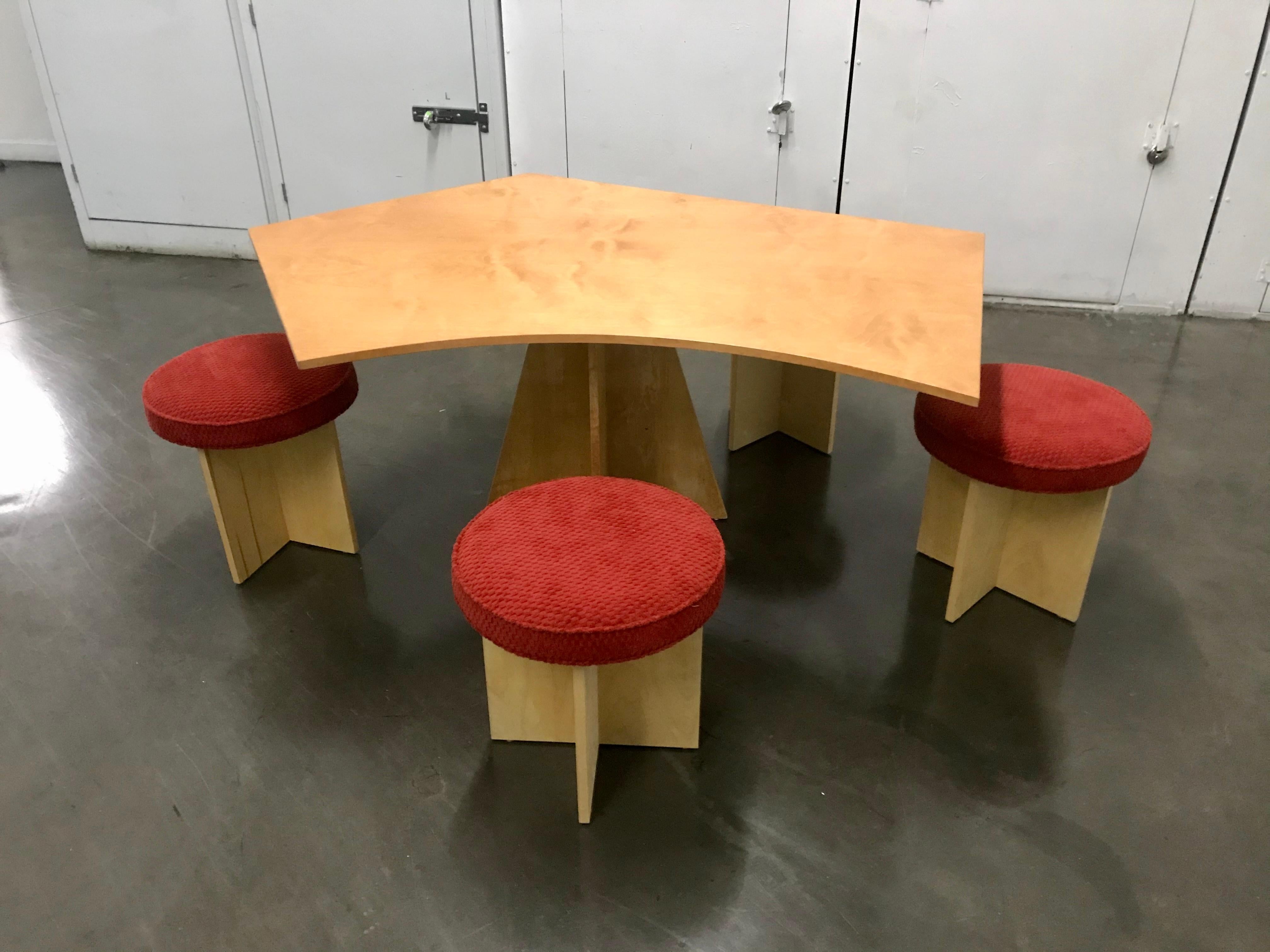 American Modern Occasional Table + Four Stools Di Vincente For Sale