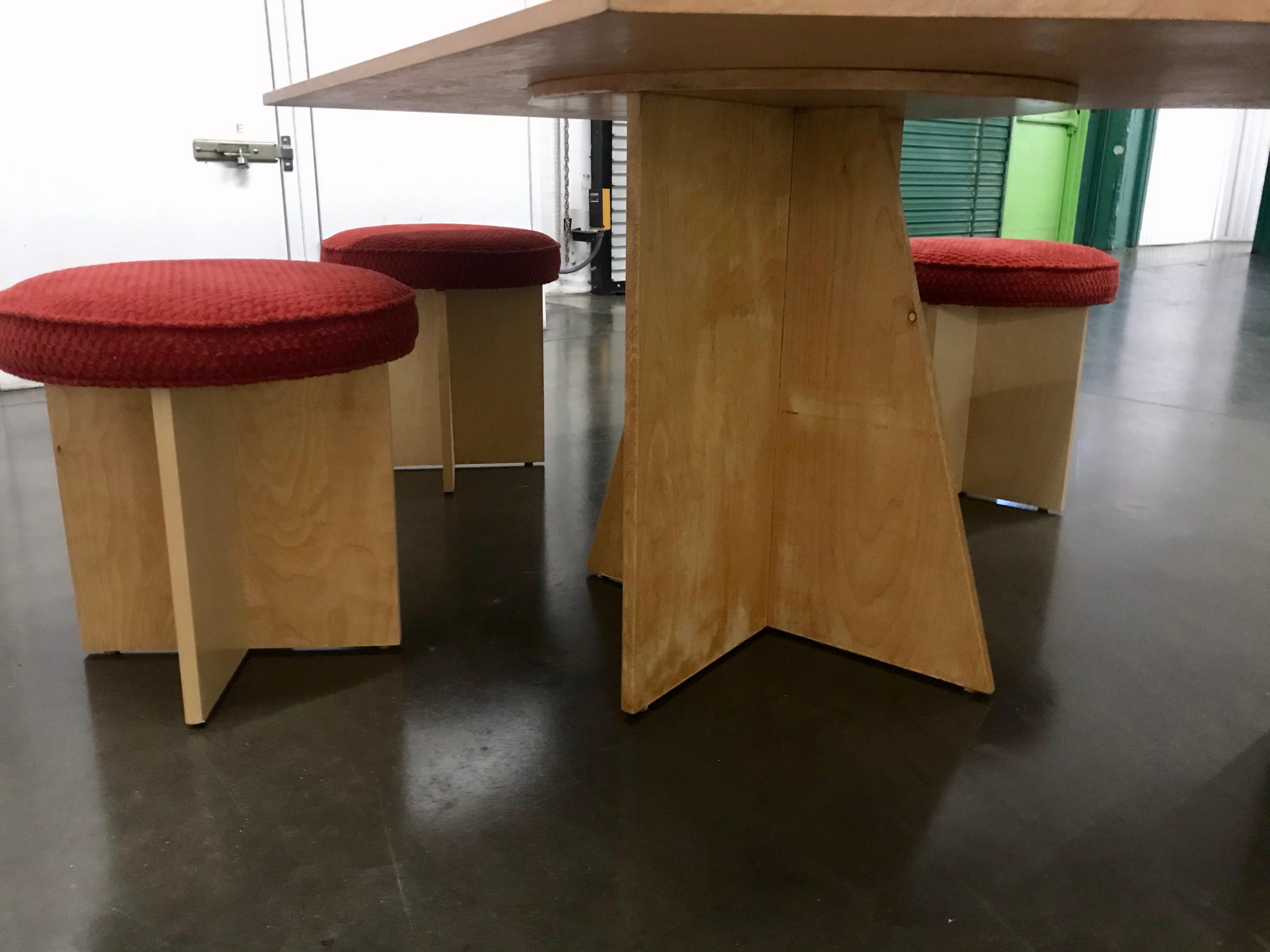 Modern Occasional Table + Four Stools Di Vincente For Sale 1