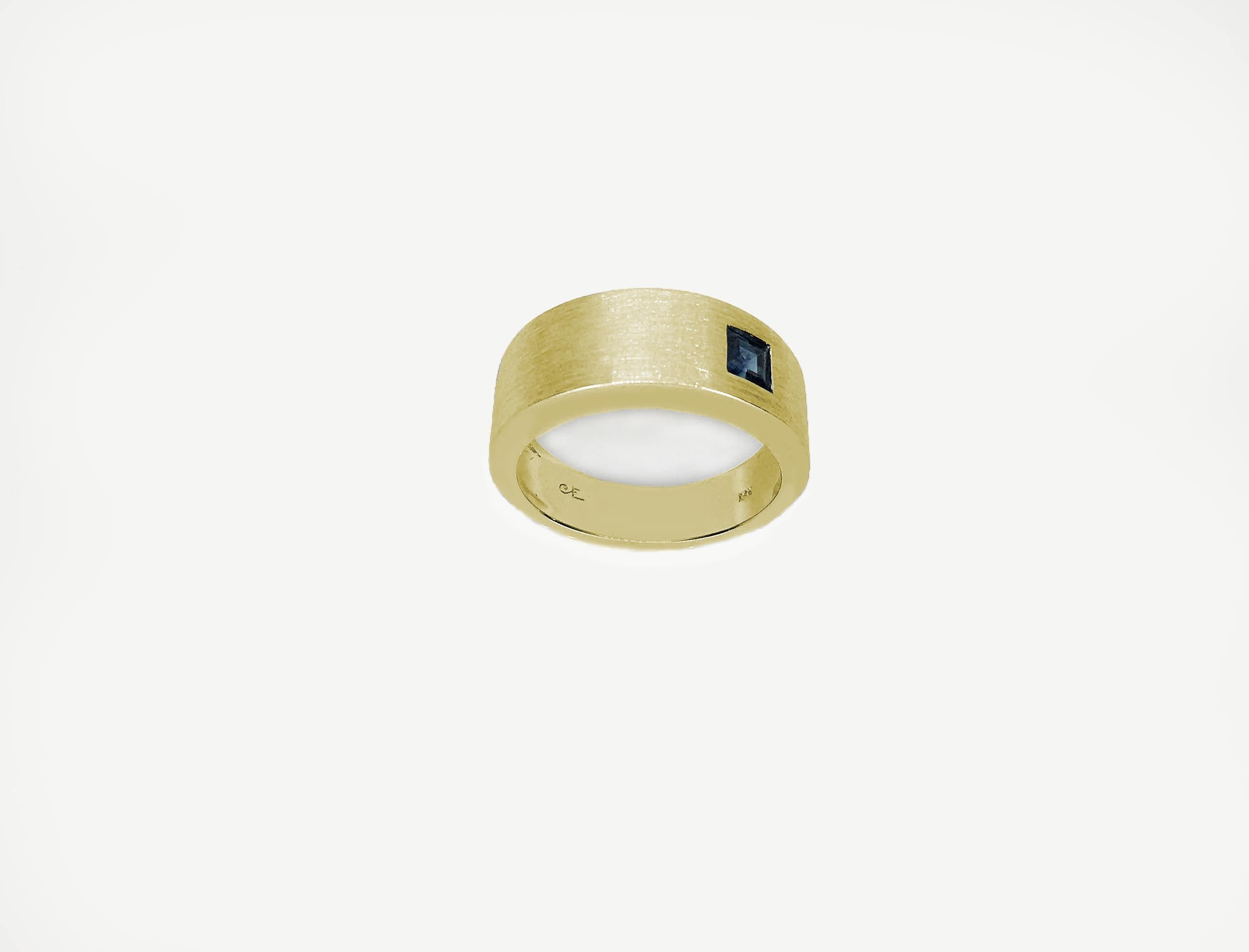 For Sale:  Asymmetrically Set Solitaire Sapphire Yellow Gold Ring 4