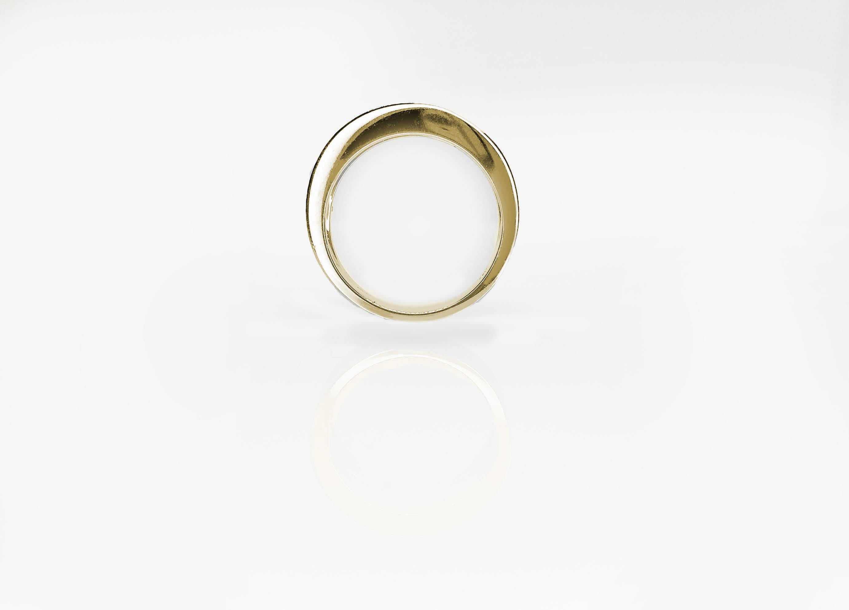 For Sale:  Asymmetrically Set Solitaire Sapphire Yellow Gold Ring 5