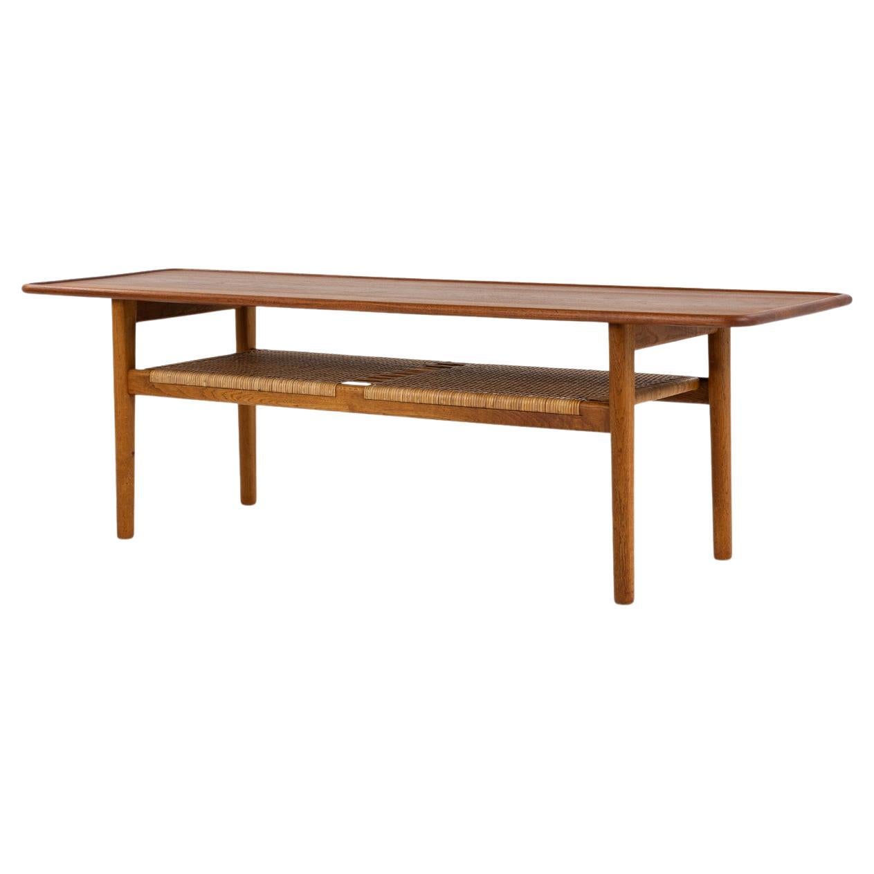 AT 10 - Coffee table in solid teak by Hans J. Wegner For Sale